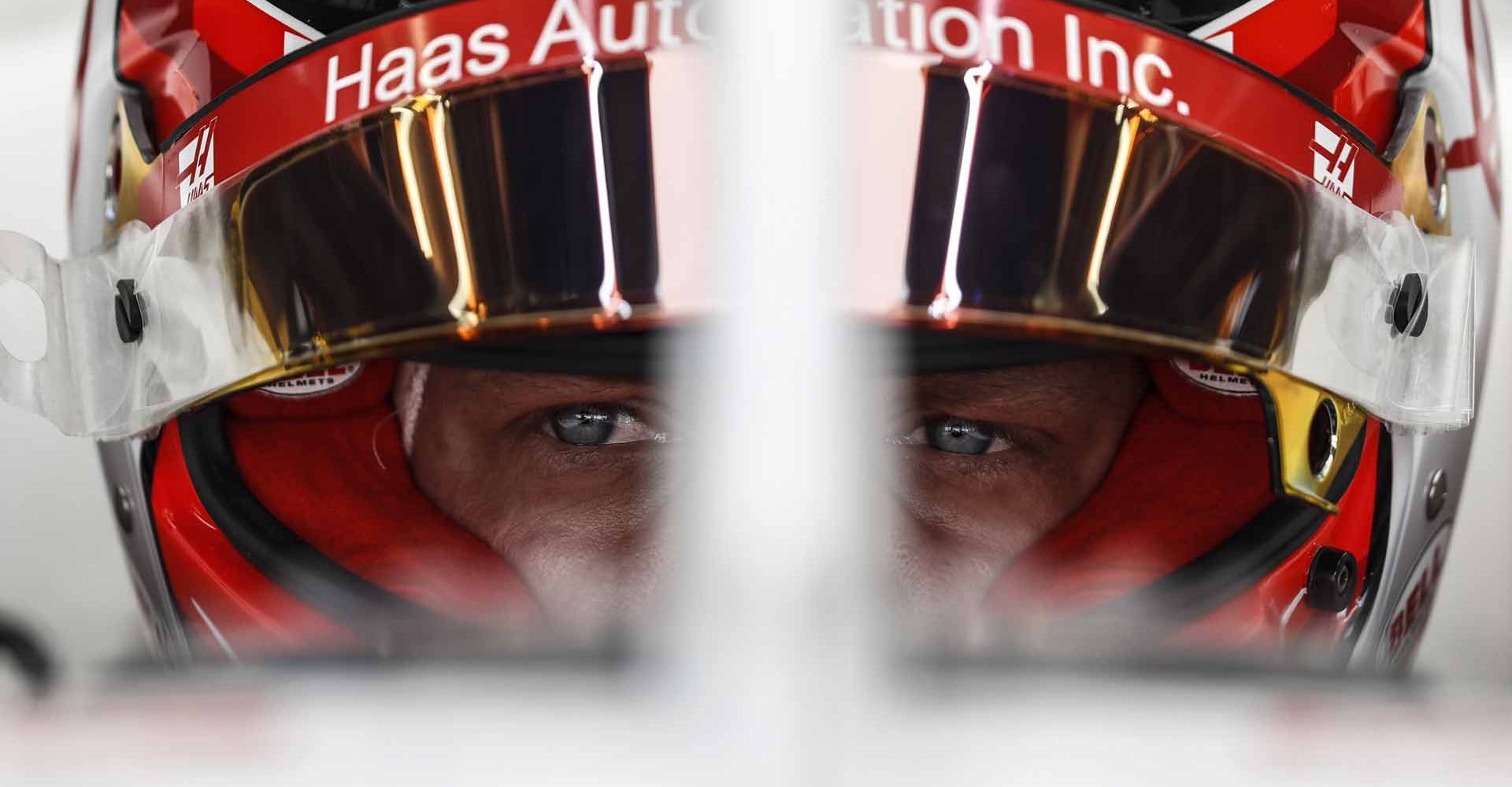 BAHRAIN INTERNATIONAL CIRCUIT, BAHRAIN - MARCH 12: Kevin Magnussen, Haas F1 Team during the Bahrain March testing at Bahrain International Circuit on Saturday March 12, 2022 in Sakhir, Bahrain. (Photo by Carl Bingham / LAT Images)