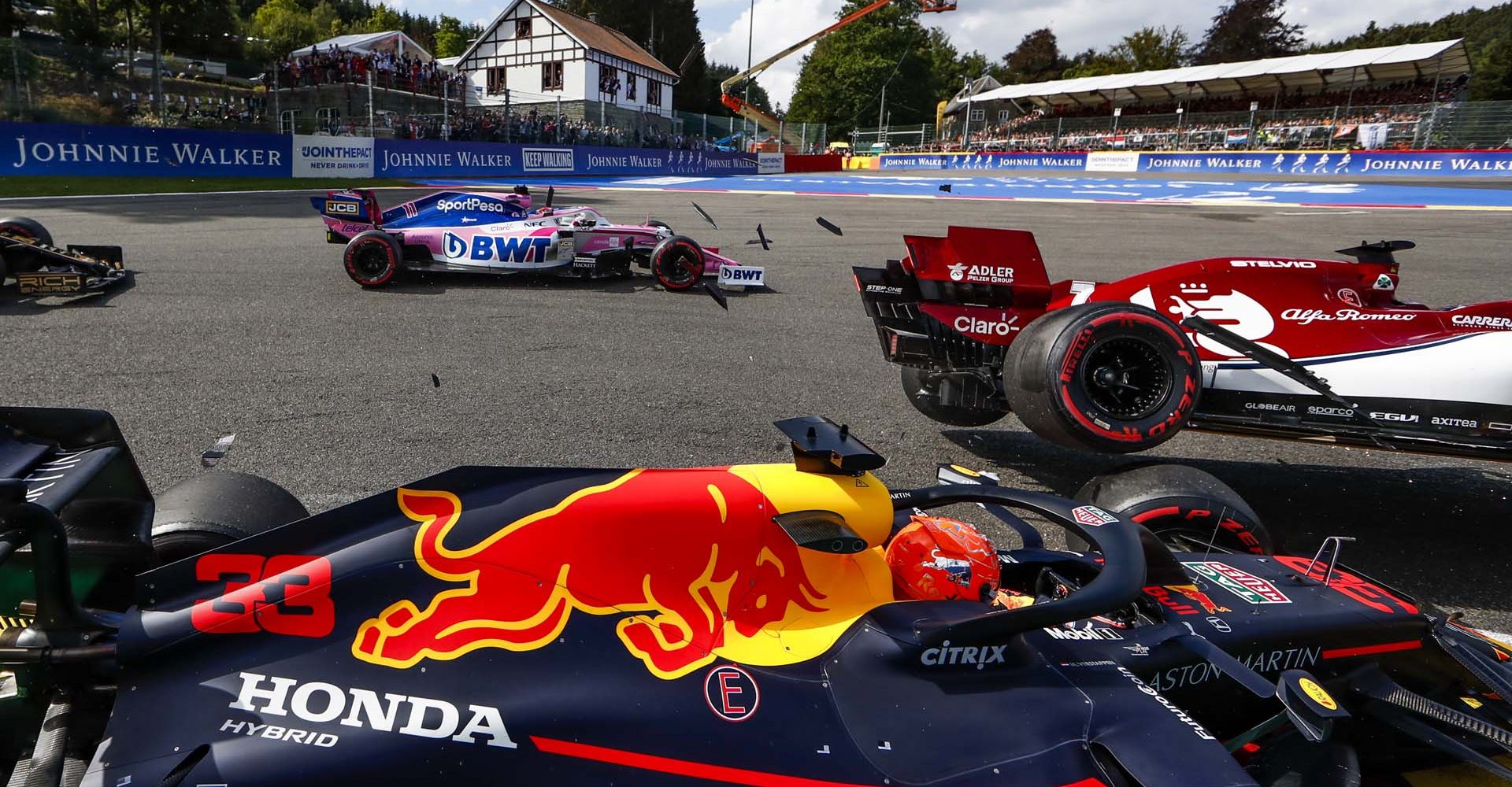 RAIKKONEN Kimi Räikkönen (fin), Alfa Romeo Racing C38, VERSTAPPEN Max (ned), Aston Martin Red Bull Racing Honda RB15, crash, accident at the start of the race during the 2019 Formula One World Championship, Belgium Grand Prix from August 29 to september 1 in Spa -Francorchamps, Belgium - Photo DPPI