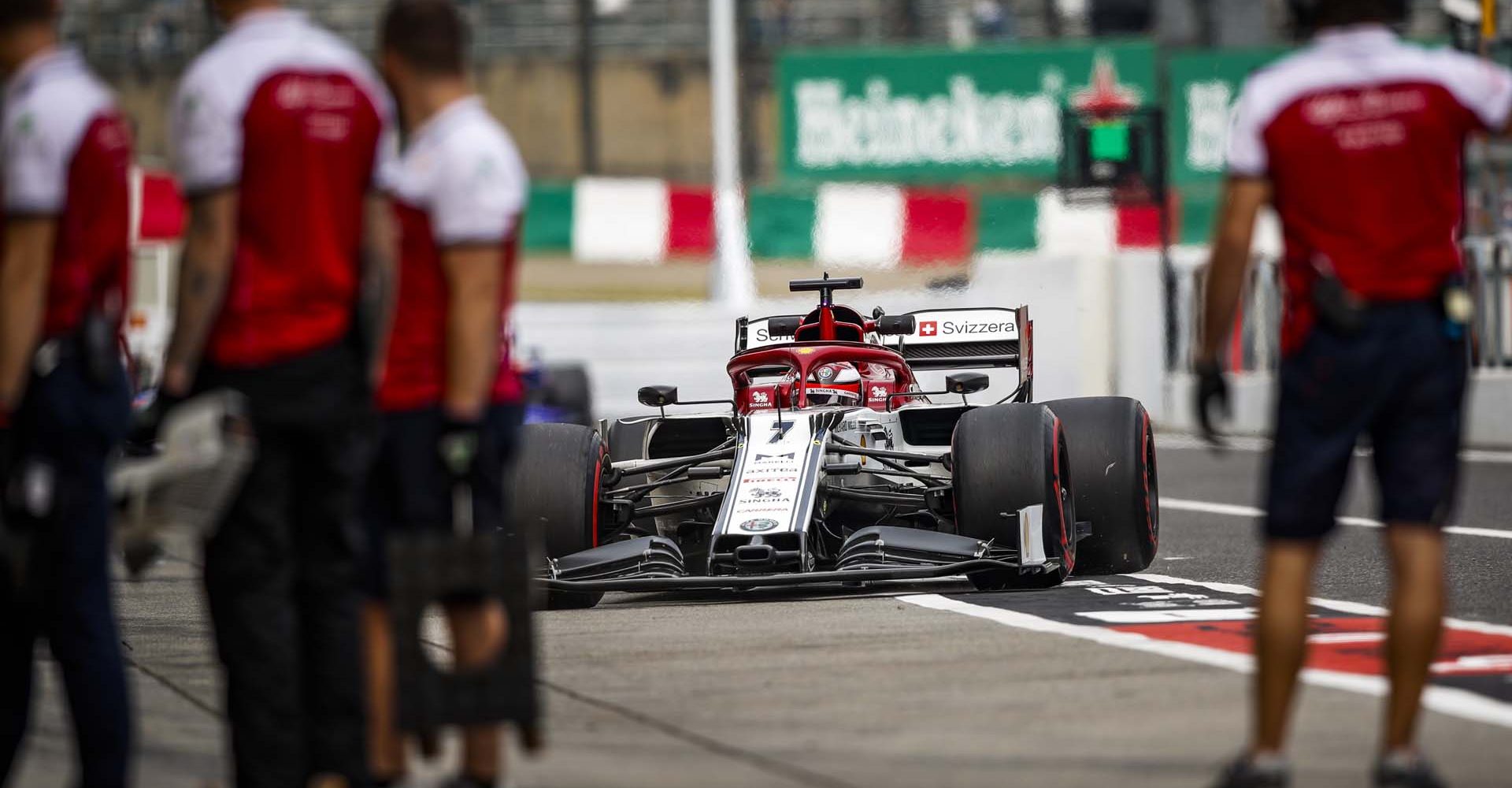 RAIKKONEN Kimi Räikkönen (fin), Alfa Romeo Racing C38, action pitlane during the 2019 Formula One World Championship, Japan Grand Prix from October 11 to 13 at Suzuka - Photo Florent Gooden / DPPI