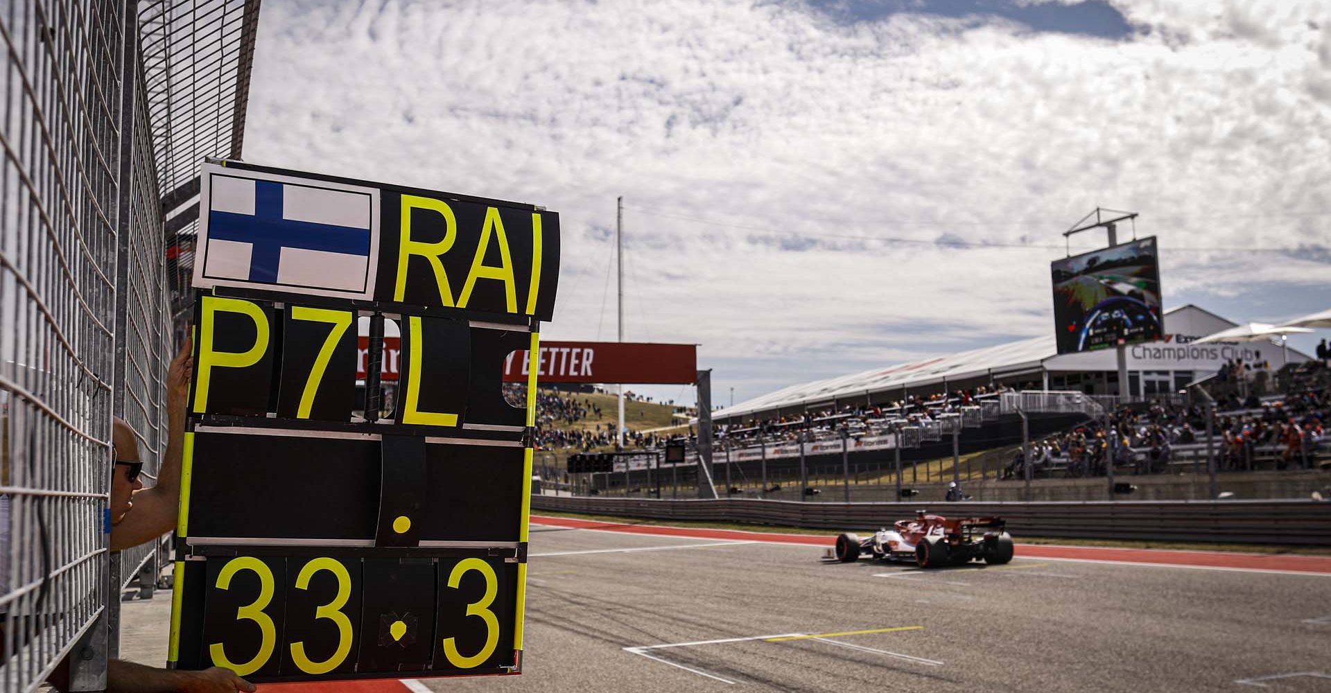 07 RAIKKONEN Kimi Räikkönen (fin), Alfa Romeo Racing C38, action during the 2019 Formula One World Championship, United States of America Grand Prix from november 1 to 3 in Austin, Texas, USA - Photo Francois Flamand / DPPI pit board