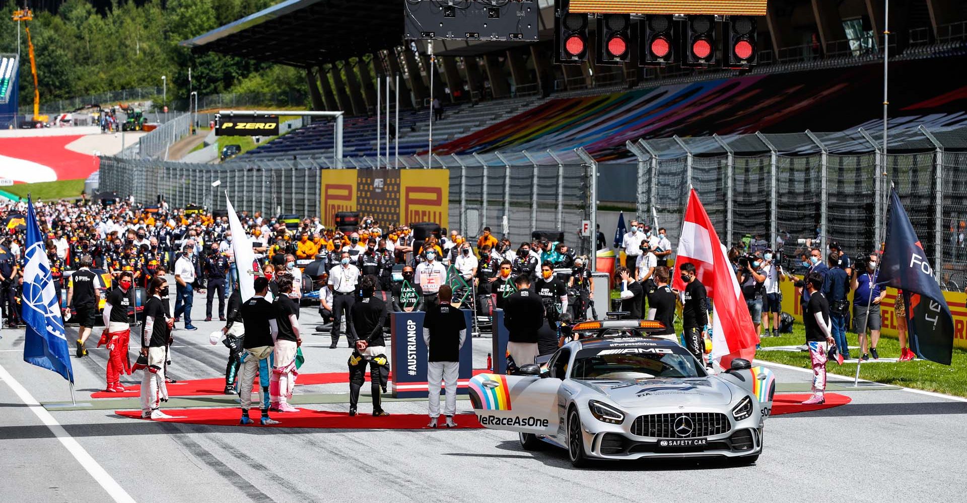 Drivers during the National anthem during the Formula 1 Pirelli Grosser Preis der Steiermark 2020, Styrian Grand Prix from July 10 to 12, 2020 on the Red Bull Ring, in Spielberg, Austria - Photo Florent Gooden / DPPI safety car