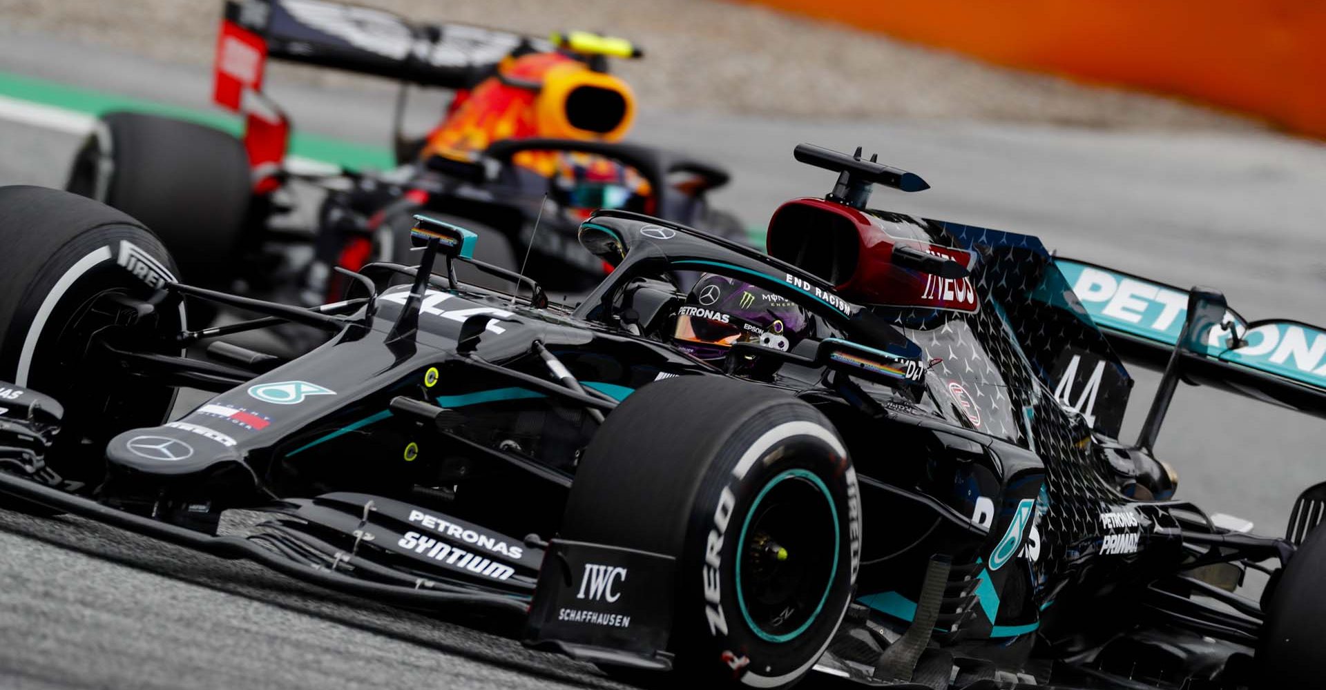 2020 Austrian Grand Prix, Friday - LAT Images Lewis Hamilton Mercedes followed by Alexander Albon Red Bull