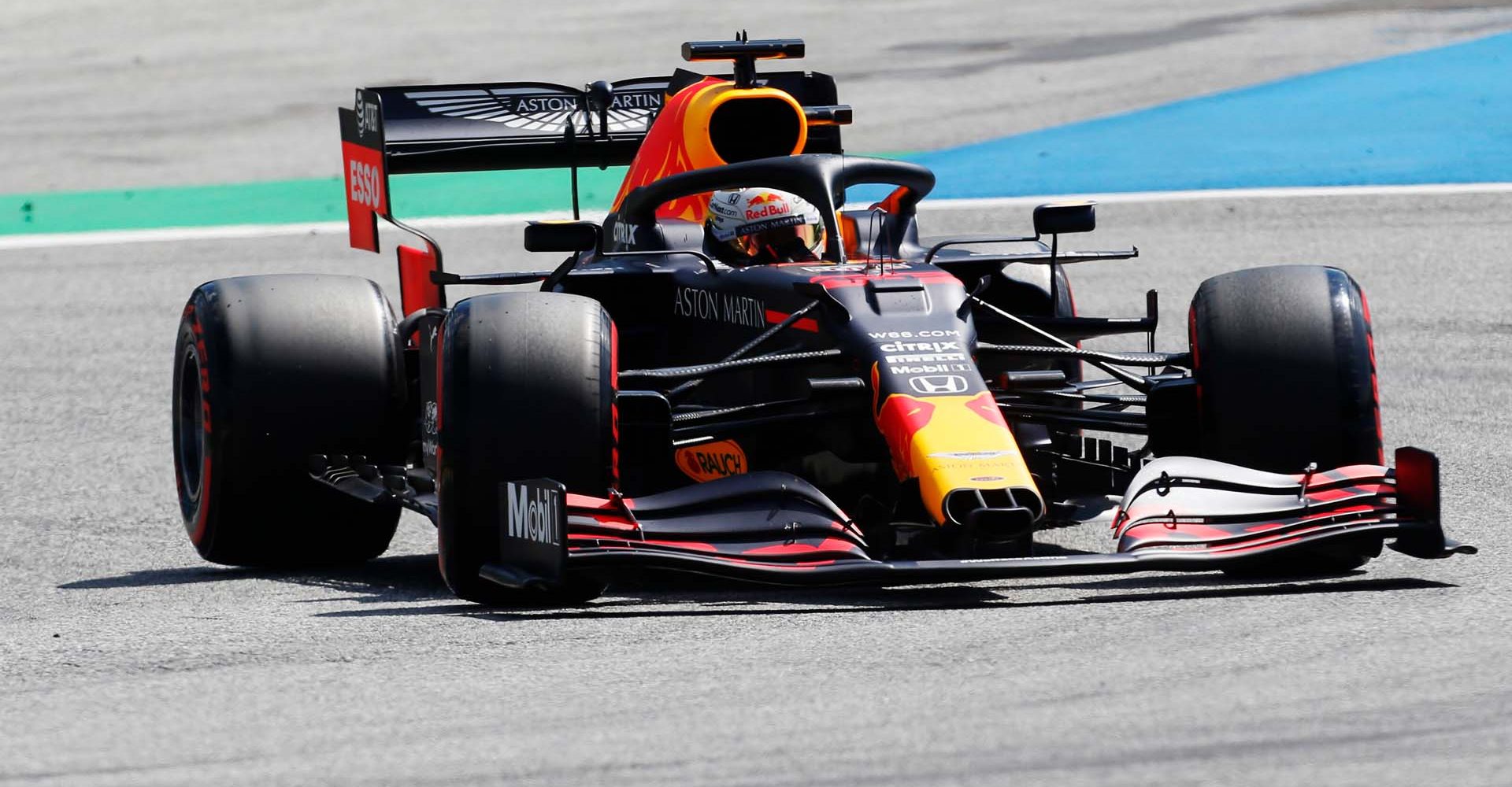 SPIELBERG, AUSTRIA - JULY 04: Max Verstappen of the Netherlands driving the (33) Aston Martin Red Bull Racing RB16 on track during qualifying for the Formula One Grand Prix of Austria at Red Bull Ring on July 04, 2020 in Spielberg, Austria. (Photo by Darko Bandic/Pool via Getty Images) // Getty Images / Red Bull Content Pool  // AP-24HC7ZTM92111 // Usage for editorial use only //