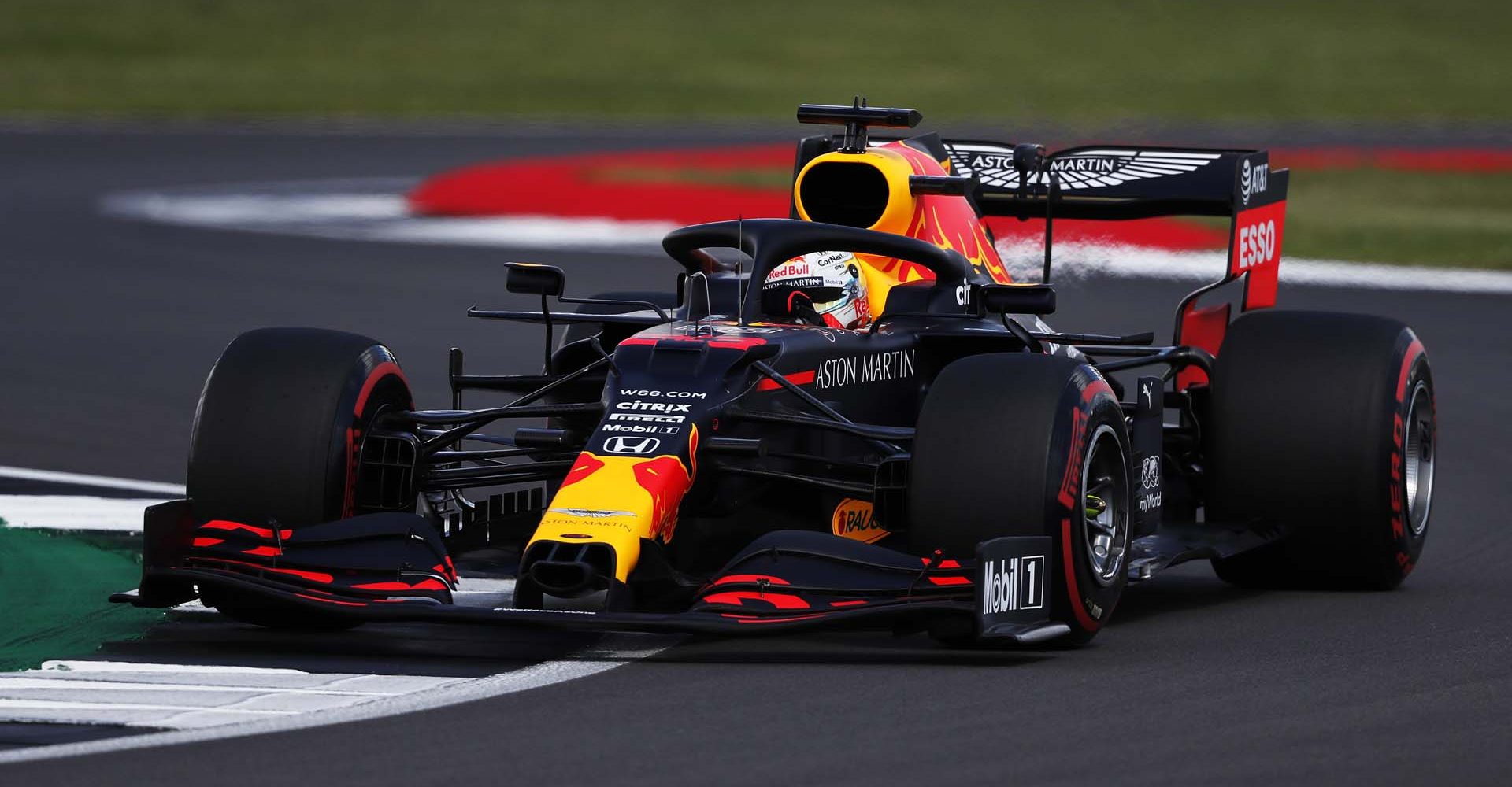 NORTHAMPTON, ENGLAND - AUGUST 01: Max Verstappen of the Netherlands driving the (33) Aston Martin Red Bull Racing RB16 on track during qualifying for the F1 Grand Prix of Great Britain at Silverstone on August 01, 2020 in Northampton, England. (Photo by Frank Augstein/Pool via Getty Images)