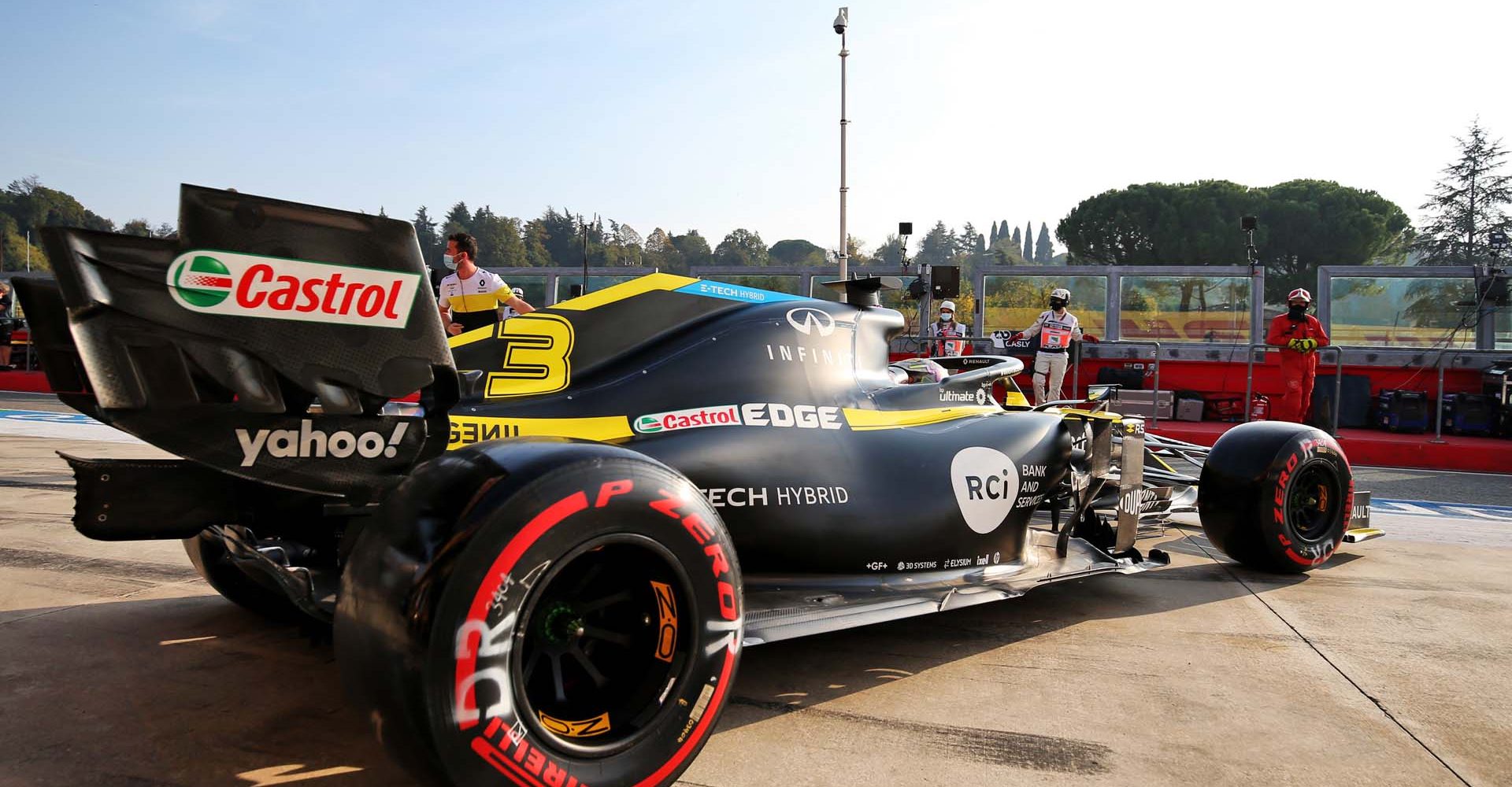 Daniel Ricciardo (AUS) Renault F1 Team RS20 leaves the pits.
Emilia Romagna Grand Prix, Saturday 31st October 2020. Imola, Italy.