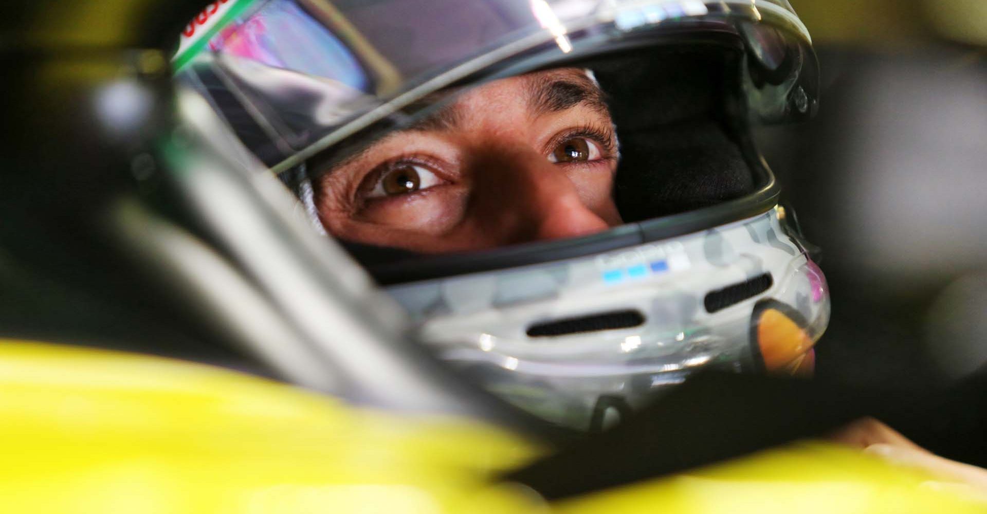 Daniel Ricciardo (AUS) Renault F1 Team RS20.
Portuguese Grand Prix, Friday 23rd October 2020. Portimao, Portugal.