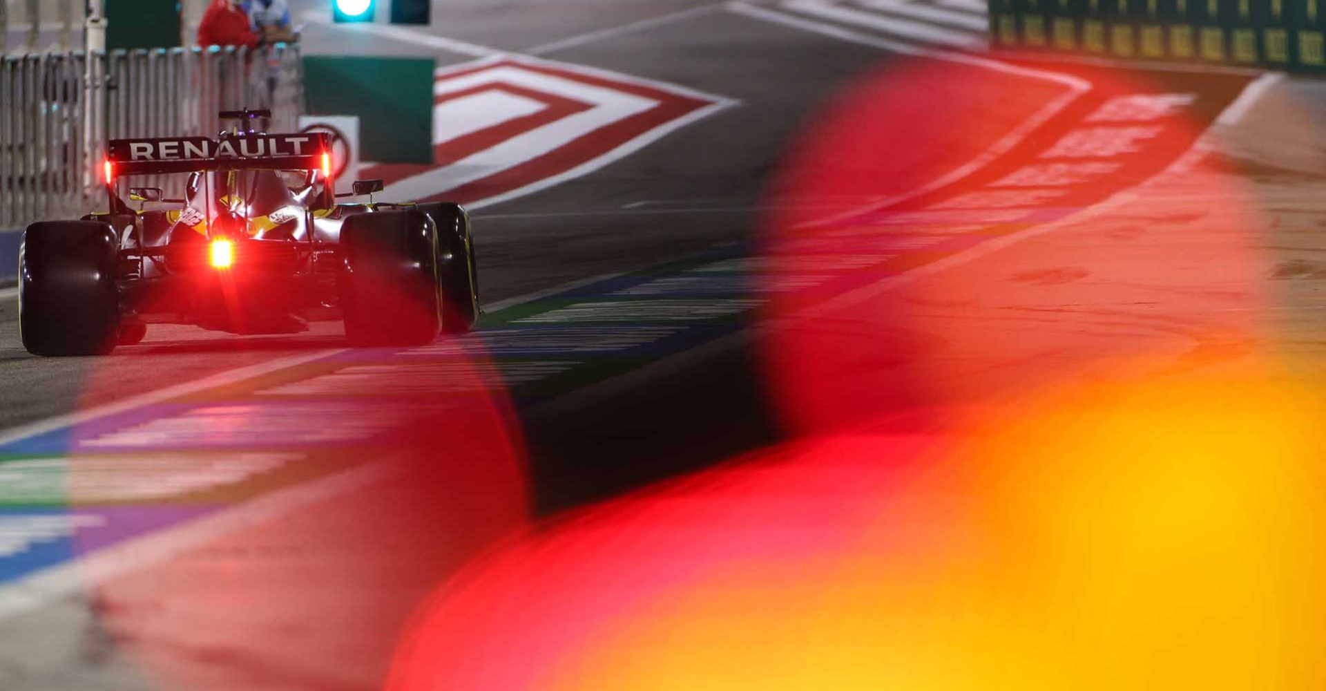 Daniel Ricciardo (AUS) Renault F1 Team RS20.
Sakhir Grand Prix, Saturday 5th December 2020. Sakhir, Bahrain.