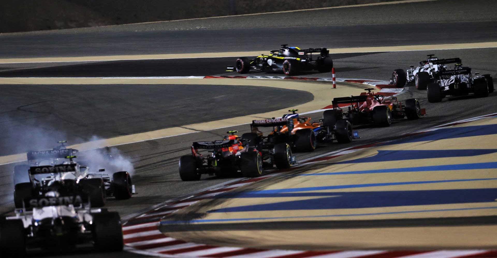 Daniel Ricciardo (AUS) Renault F1 Team RS20 at the start of the race.
Sakhir Grand Prix, Sunday 6th December 2020. Sakhir, Bahrain.