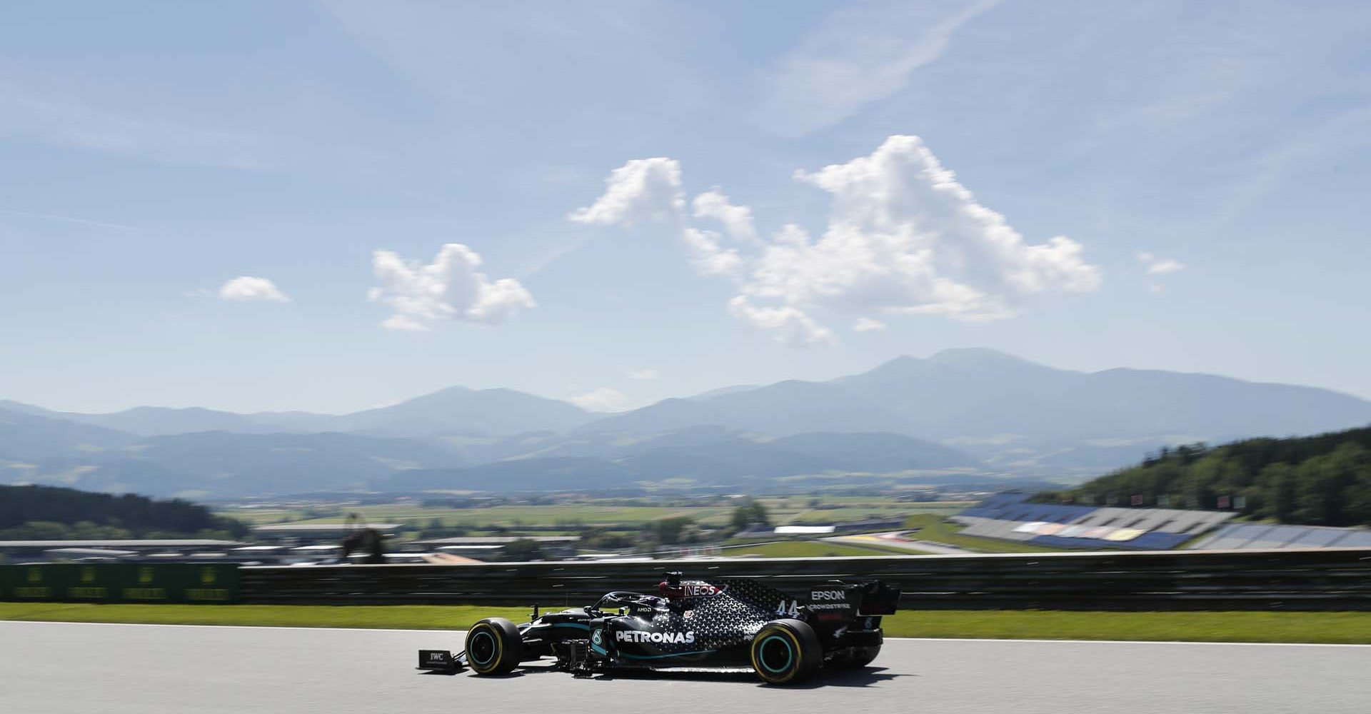 2020 Styrian Grand Prix, Friday - LAT Images Lewis Hamilton Mercedes