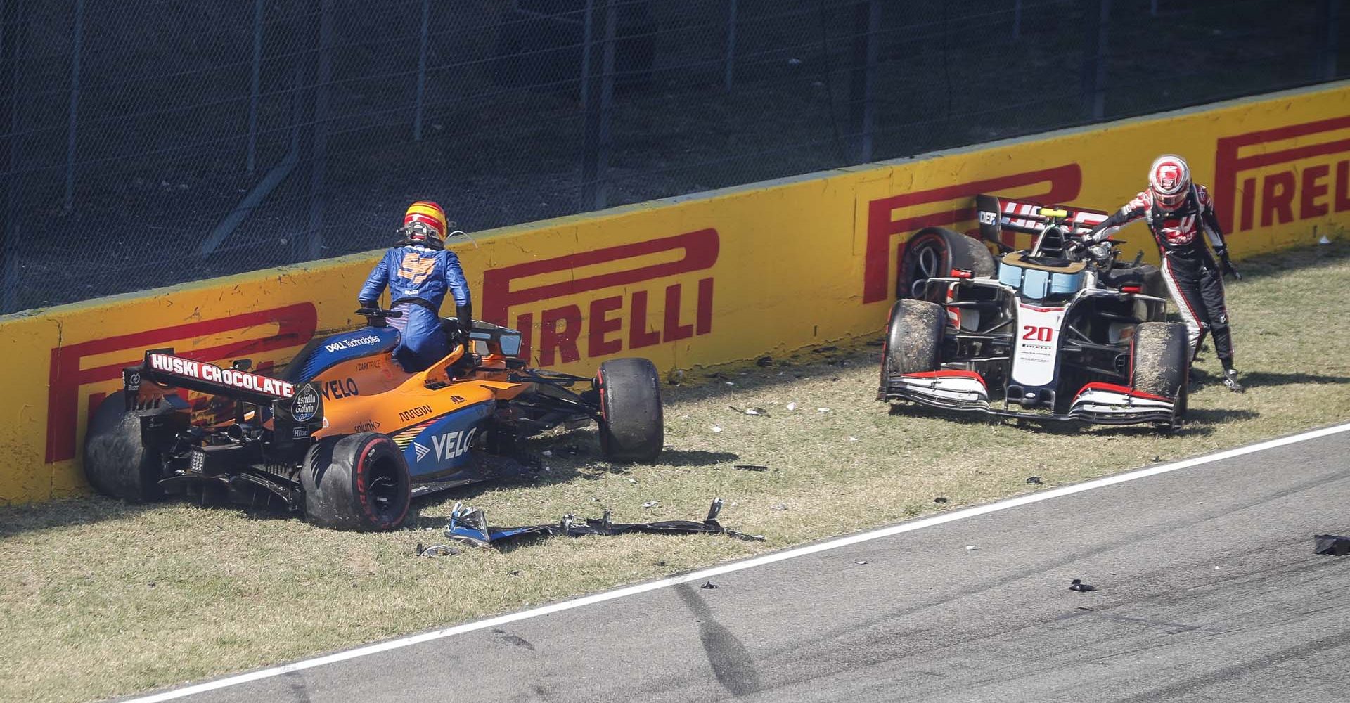 2020 Tuscan Grand Prix, Sunday - LAT Images Carlos Sainz Kevin Magnussen Crash Mercedes