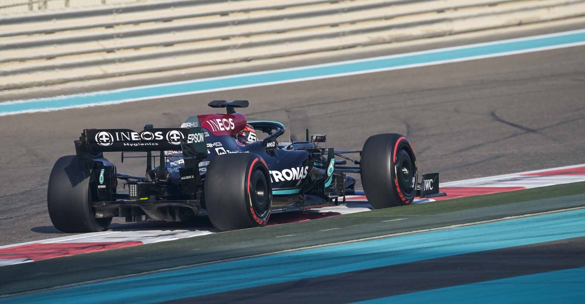 YAS MARINA CIRCUIT, UNITED ARAB EMIRATES - DECEMBER 14: George Russell, Mercedes W12 during the Abu Dhabi November testing at Yas Marina Circuit on Tuesday December 14, 2021 in Abu Dhabi, United Arab Emirates. (Photo by Mark Sutton / LAT Images)