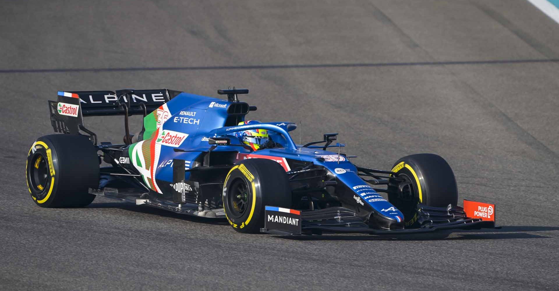 YAS MARINA CIRCUIT, UNITED ARAB EMIRATES - DECEMBER 14: Oscar Piastri, Alpine A521 during the Abu Dhabi November testing at Yas Marina Circuit on Tuesday December 14, 2021 in Abu Dhabi, United Arab Emirates. (Photo by Mark Sutton / LAT Images)