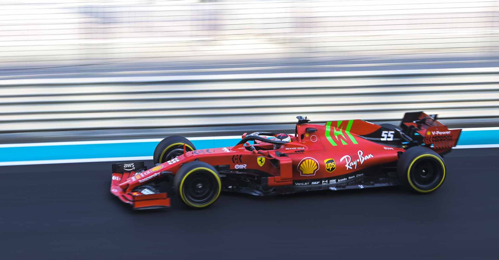 YAS MARINA CIRCUIT, UNITED ARAB EMIRATES - DECEMBER 15: Carlos Sainz, Ferrari SF90 Mule during the Abu Dhabi November testing at Yas Marina Circuit on Wednesday December 15, 2021 in Abu Dhabi, United Arab Emirates. (Photo by Mark Sutton / LAT Images)