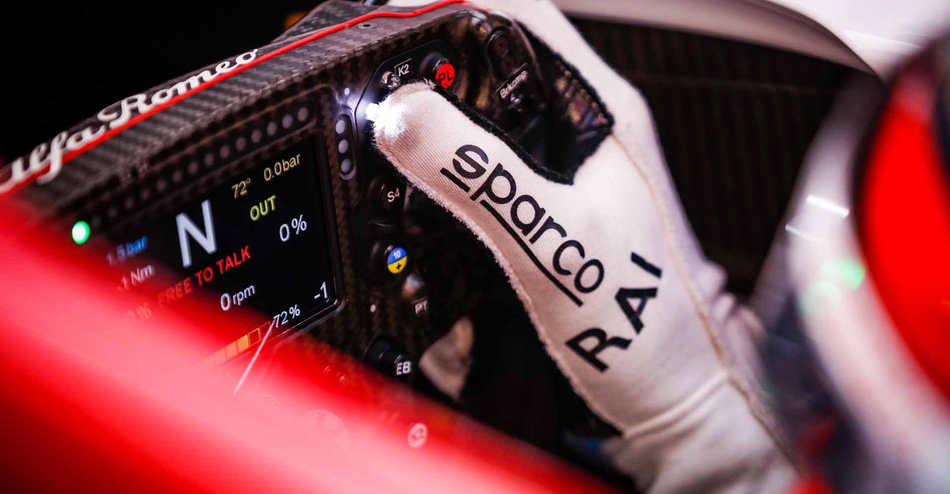 RAIKKONEN Kimi Räikkönen (fin), Alfa Romeo Racing ORLEN C41, Sparco gloves during the Formula 1 Grosser Preis Von Osterreich 2021, 2021 Austrian Grand Prix, 9th round of the 2021 FIA Formula One World Championship from July 2 to 4, 2021 on the Red Bull Ring, in Spielberg, Austria - Photo Florent Gooden / DPPI