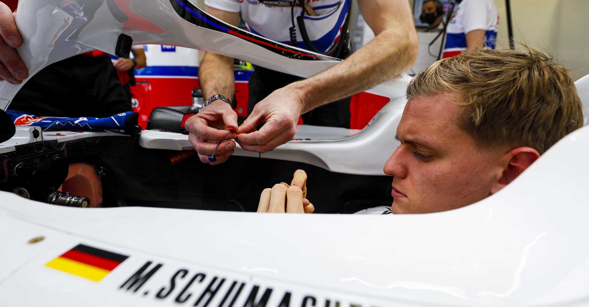 BAHRAIN INTERNATIONAL CIRCUIT, BAHRAIN - MARCH 12: Mick Schumacher, Haas F1 during the Bahrain March testing at Bahrain International Circuit on Friday March 12, 2021 in Sakhir, Bahrain. (Photo by Sam Bloxham / LAT Images)