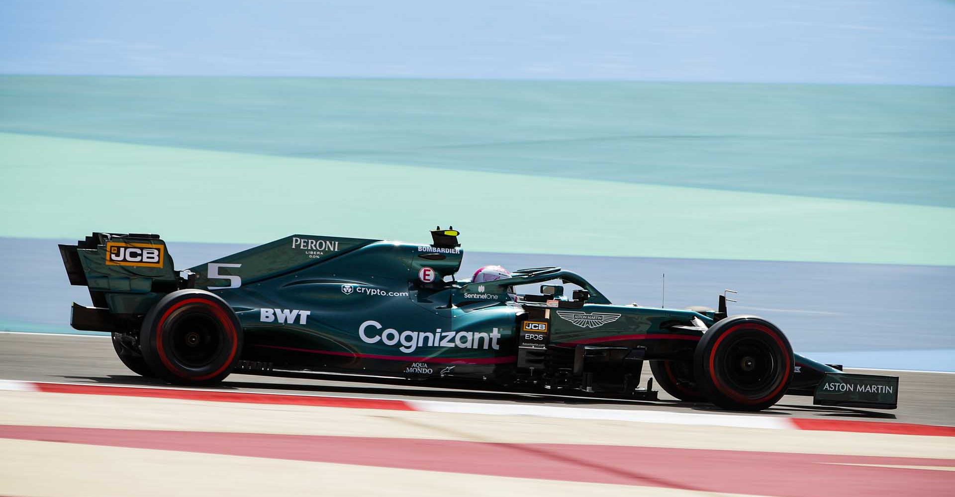 BAHRAIN INTERNATIONAL CIRCUIT, BAHRAIN - MARCH 12: Sebastian Vettel, Aston Martin AMR21 during the Bahrain March testing at Bahrain International Circuit on Friday March 12, 2021 in Sakhir, Bahrain. (Photo by Zak Mauger / LAT Images)