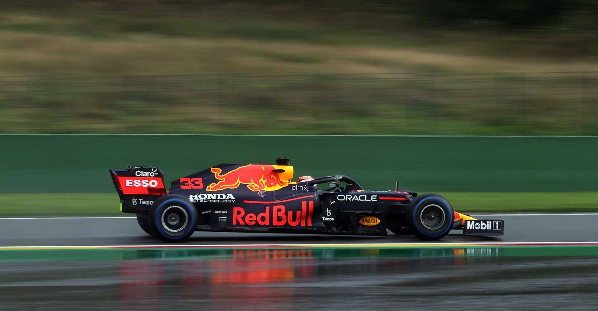 SPA, BELGIUM - AUGUST 28: Max Verstappen of the Netherlands driving the (33) Red Bull Racing RB16B Honda during qualifying ahead of the F1 Grand Prix of Belgium at Circuit de Spa-Francorchamps on August 28, 2021 in Spa, Belgium. (Photo by Lars Baron/Getty Images)