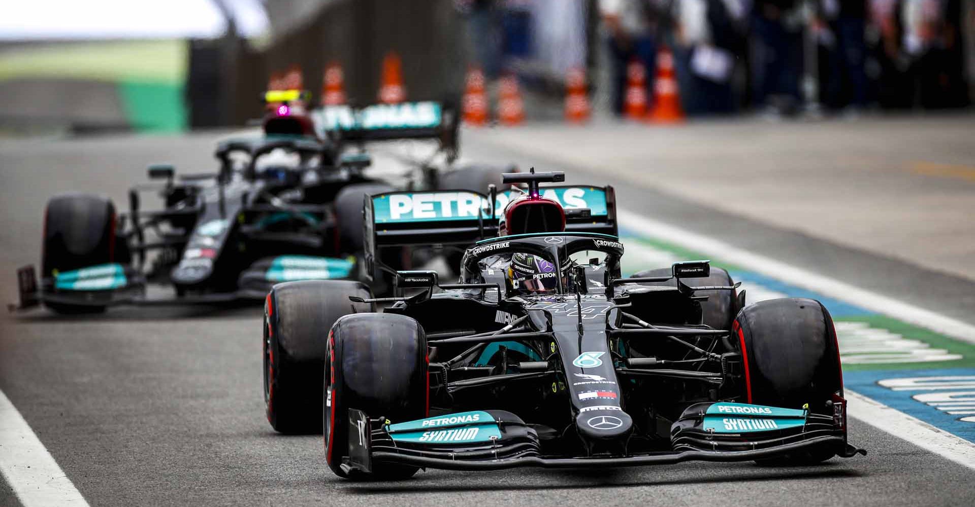 2021 Sao Paulo Grand Prix, Friday - LAT Images Lewis Hamilton, followed by Valtteri Bottas