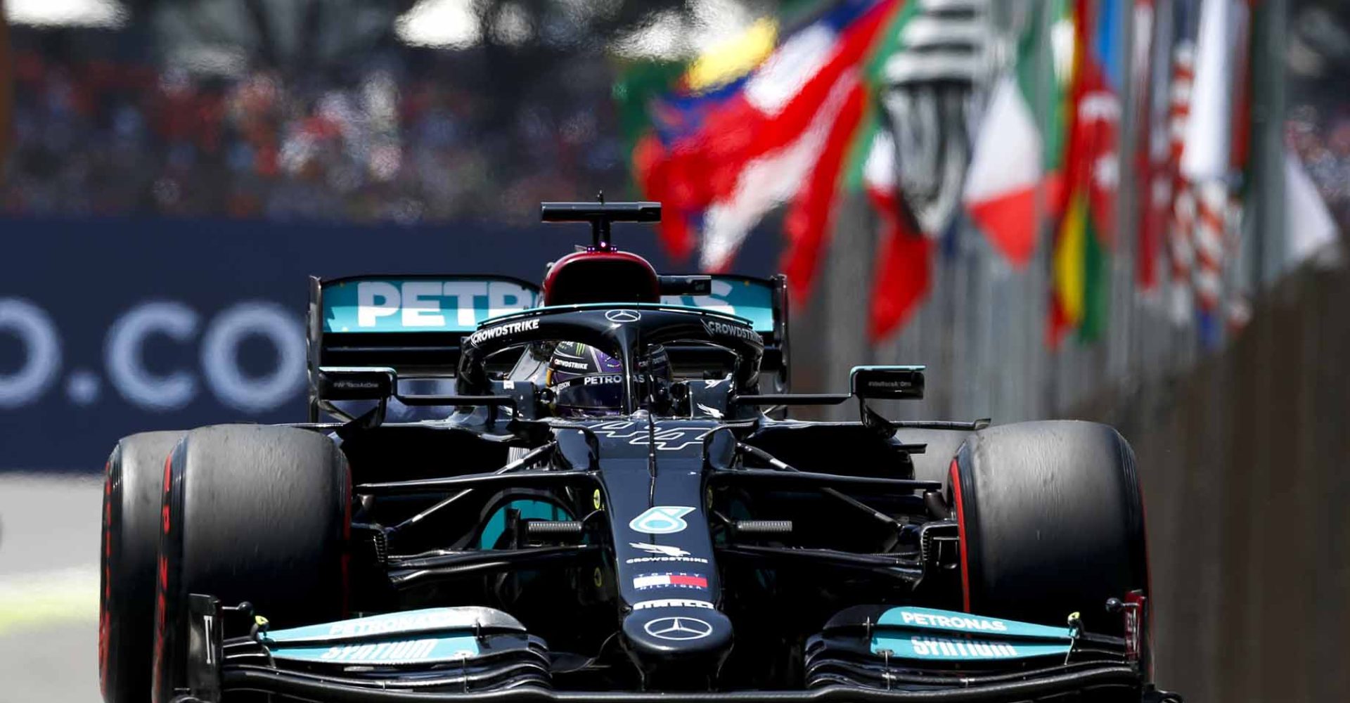 2021 Sao Paulo Grand Prix, Sunday - Jiri Krenek Lewis Hamilton