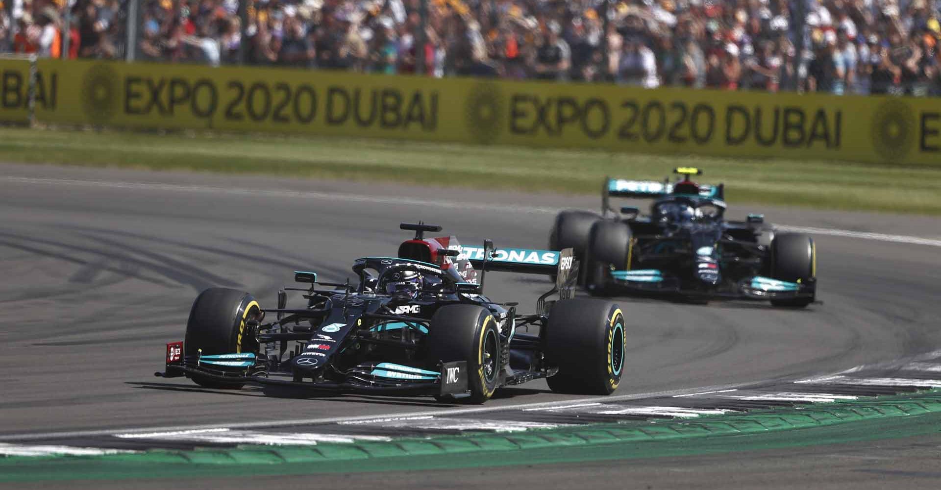 2021 British Grand Prix, Sunday - LAT Images Lewis Hamilton Valtteri Bottas