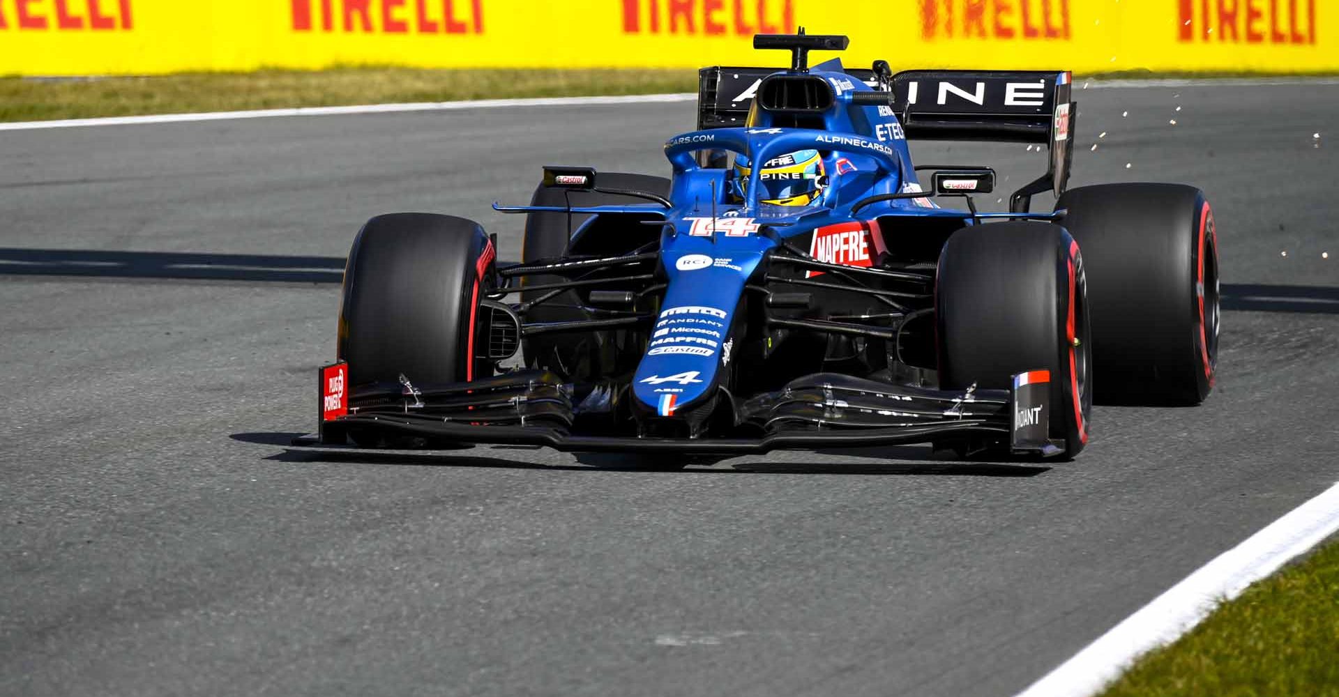 CIRCUIT ZANDVOORT, NETHERLANDS - SEPTEMBER 04: Fernando Alonso, Alpine A521 during the Dutch GP at Circuit Zandvoort on Saturday September 04, 2021 in North Holland, Netherlands. (Photo by Mark Sutton / LAT Images)