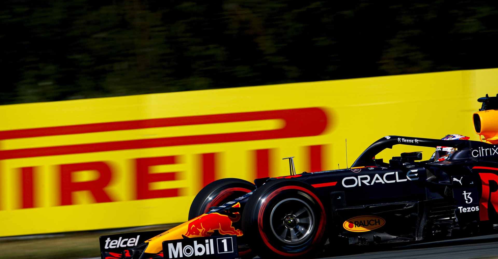 CIRCUIT ZANDVOORT, NETHERLANDS - SEPTEMBER 05: Max Verstappen, Red Bull Racing RB16B during the Dutch GP at Circuit Zandvoort on Sunday September 05, 2021 in North Holland, Netherlands. (Photo by Zak Mauger / LAT Images)