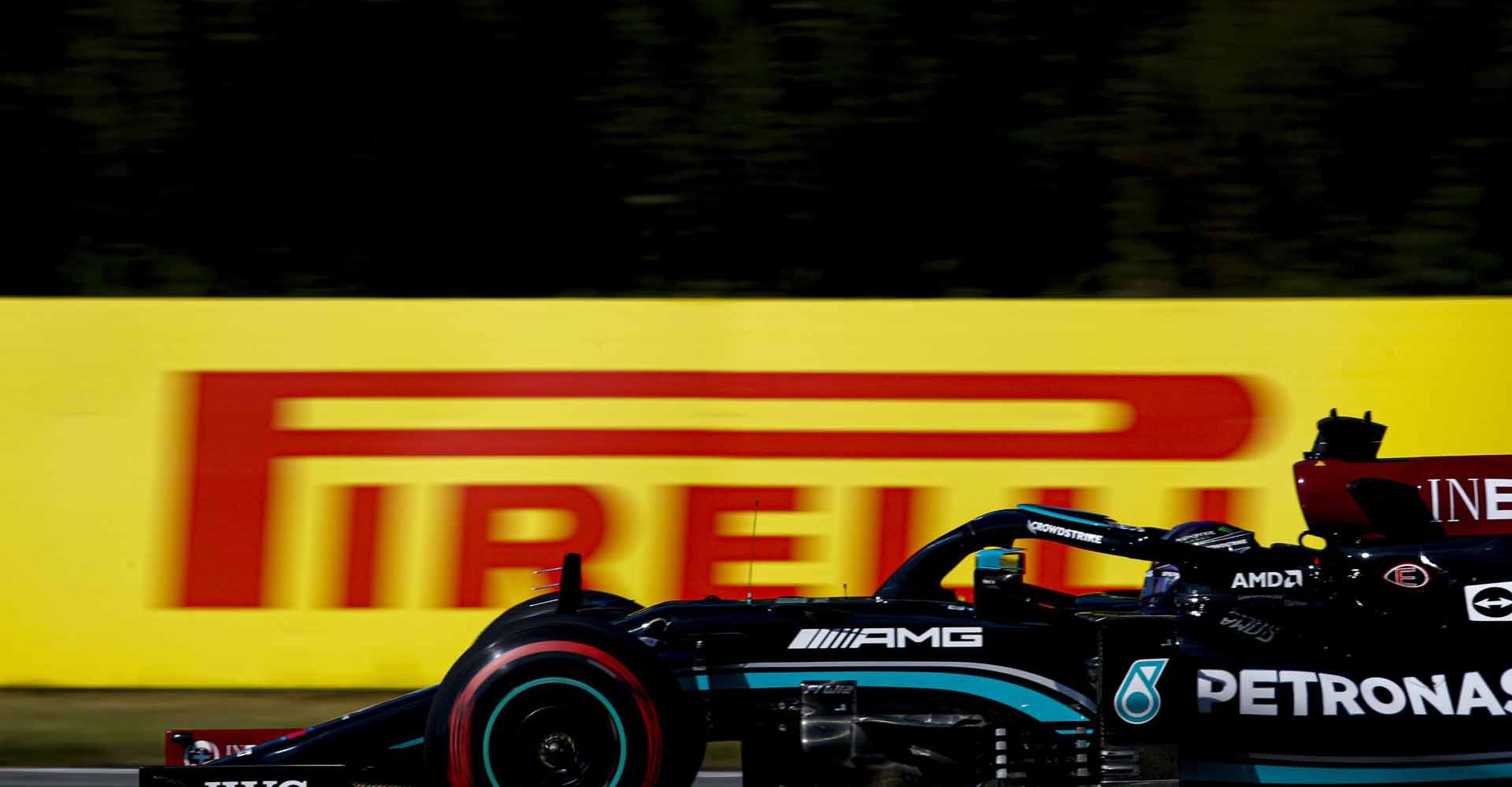 CIRCUIT ZANDVOORT, NETHERLANDS - SEPTEMBER 05: Sir Lewis Hamilton, Mercedes W12 during the Dutch GP at Circuit Zandvoort on Sunday September 05, 2021 in North Holland, Netherlands. (Photo by Zak Mauger / LAT Images)