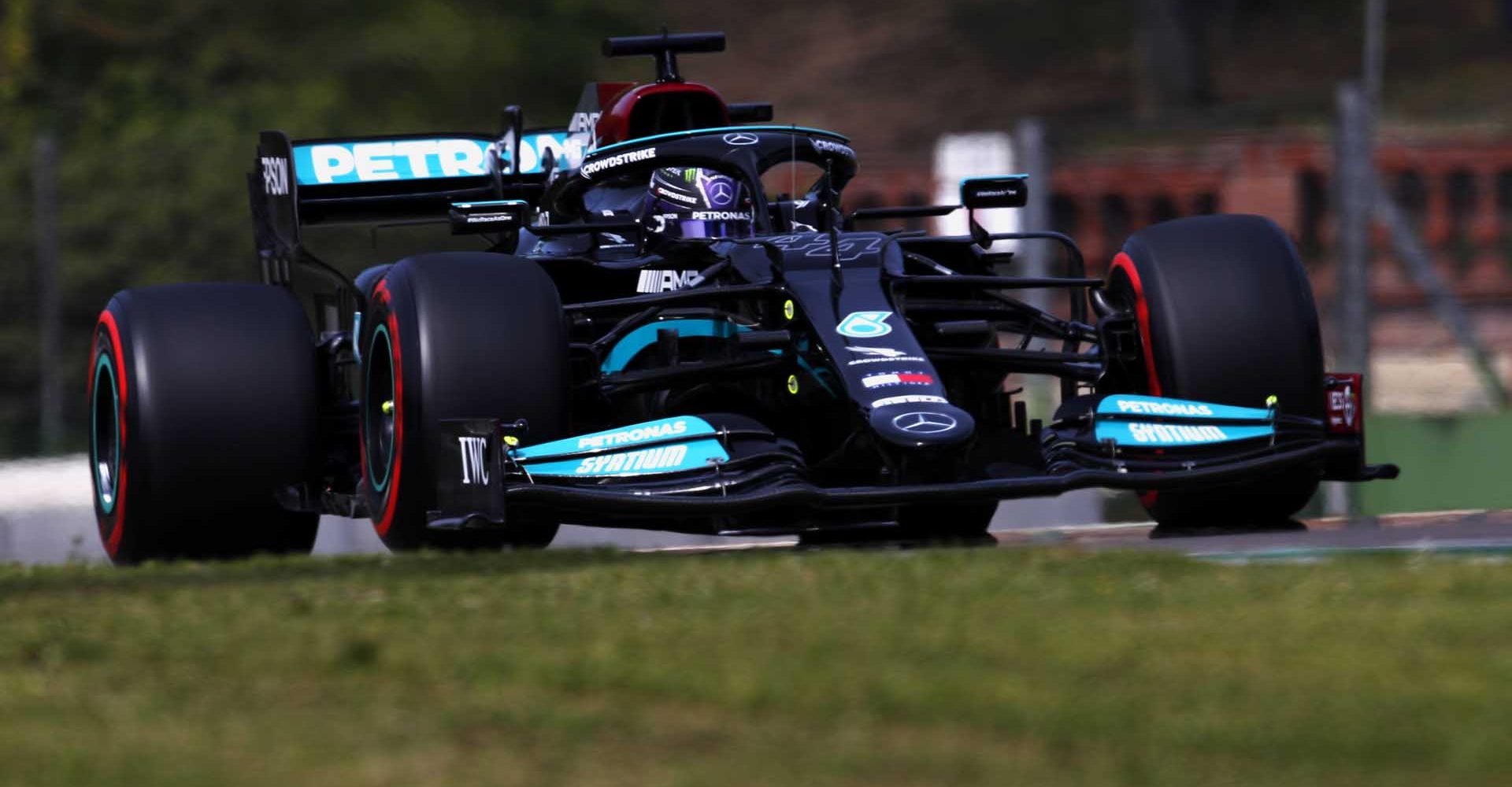 2021 Emilia Romagna Grand Prix, Saturday - LAT Images Lewis Hamilton Mercedes