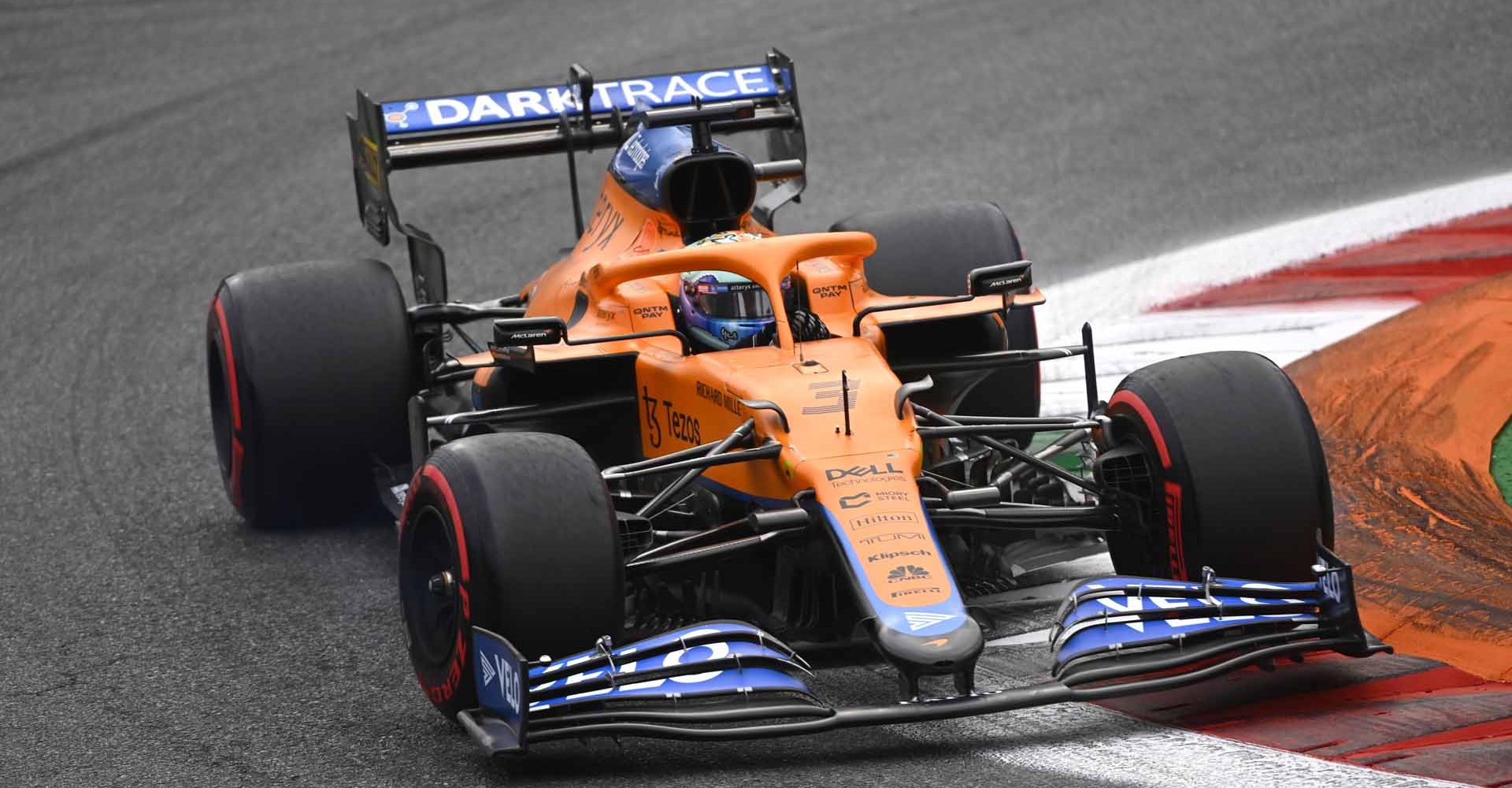 Daniel Ricciardo, McLaren MCL35M entering corner