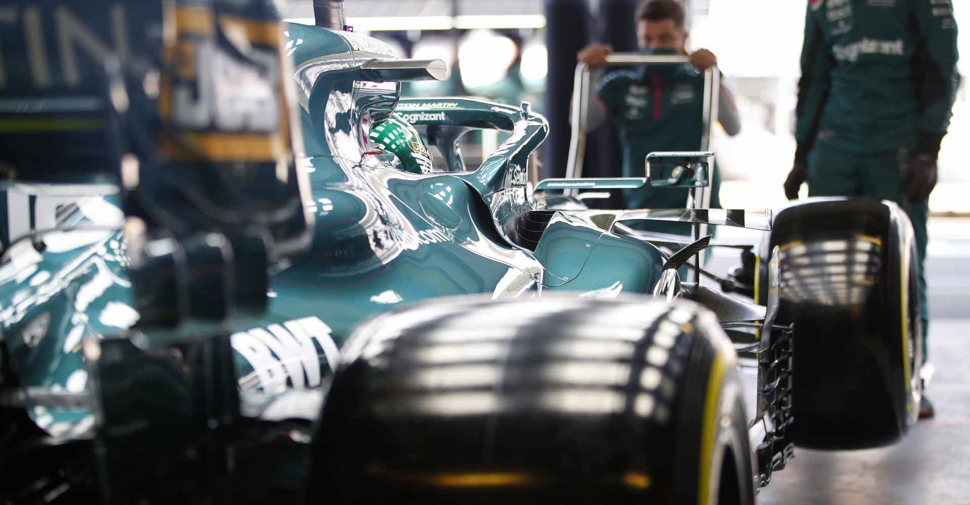 Portrait, Helmets, Lance, Autodromo Hermanos Rodriguez, GP2118a, F1, GP, Mexico
Lance Stroll, Aston Martin AMR21, in the garage