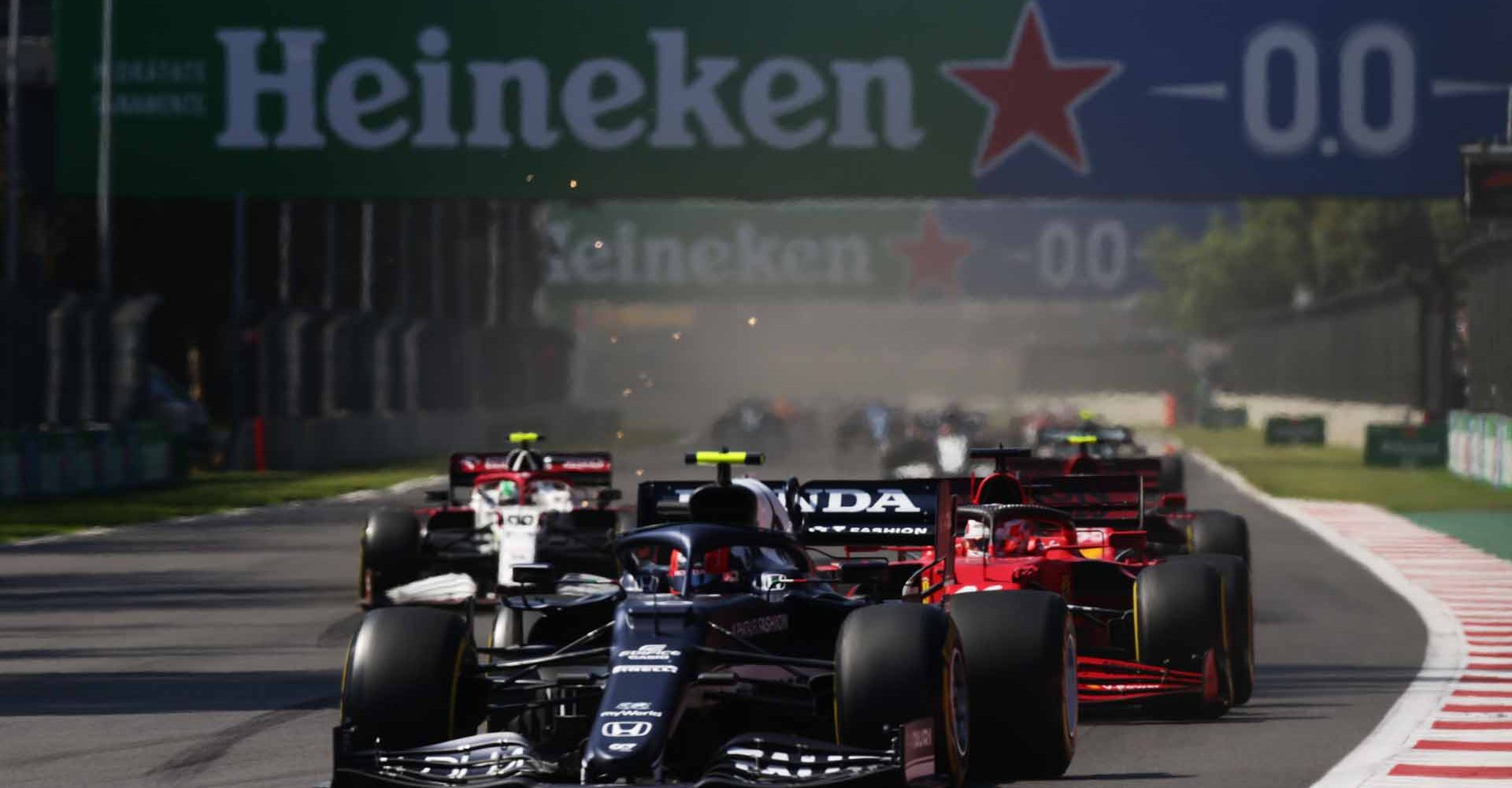 MEXICO CITY, MEXICO - NOVEMBER 07: Pierre Gasly of France driving the (10) Scuderia AlphaTauri AT02 Honda during the F1 Grand Prix of Mexico at Autodromo Hermanos Rodriguez on November 07, 2021 in Mexico City, Mexico. (Photo by Peter Fox/Getty Images)