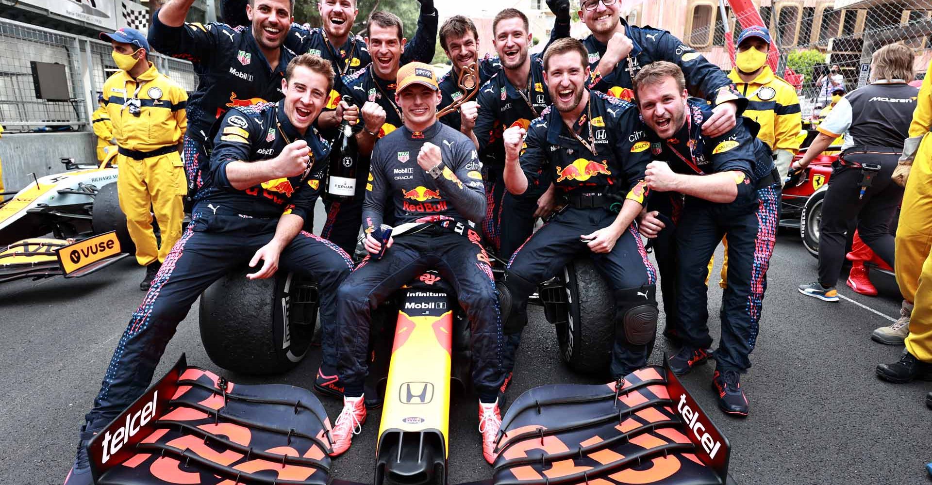 MONTE-CARLO, MONACO - MAY 23: Race winner Max Verstappen of Netherlands and Red Bull Racing celebrates with his team in parc ferme during the F1 Grand Prix of Monaco at Circuit de Monaco on May 23, 2021 in Monte-Carlo, Monaco. (Photo by Mark Thompson/Getty Images)