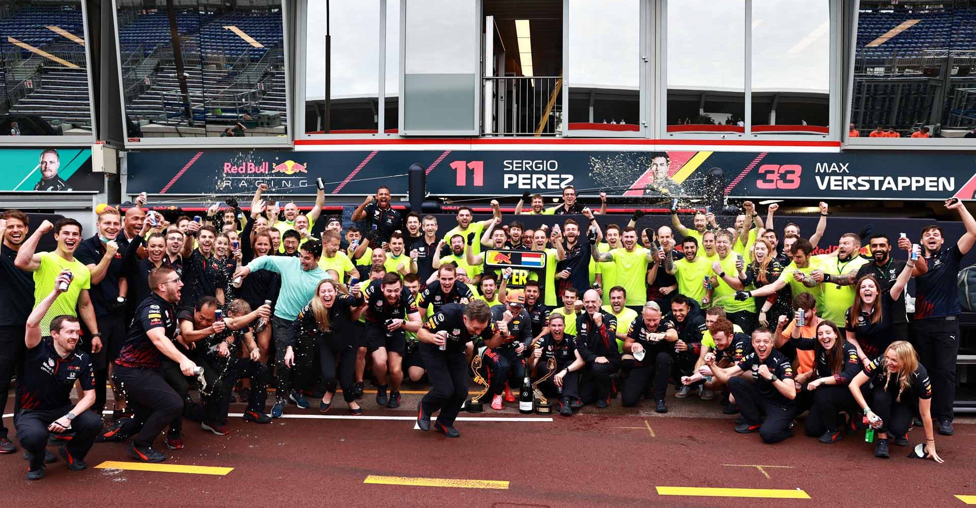 MONTE-CARLO, MONACO - MAY 23: Race winner Max Verstappen of Netherlands and Red Bull Racing celebrates with his team in the Pitlane after the F1 Grand Prix of Monaco at Circuit de Monaco on May 23, 2021 in Monte-Carlo, Monaco. (Photo by Mark Thompson/Getty Images)