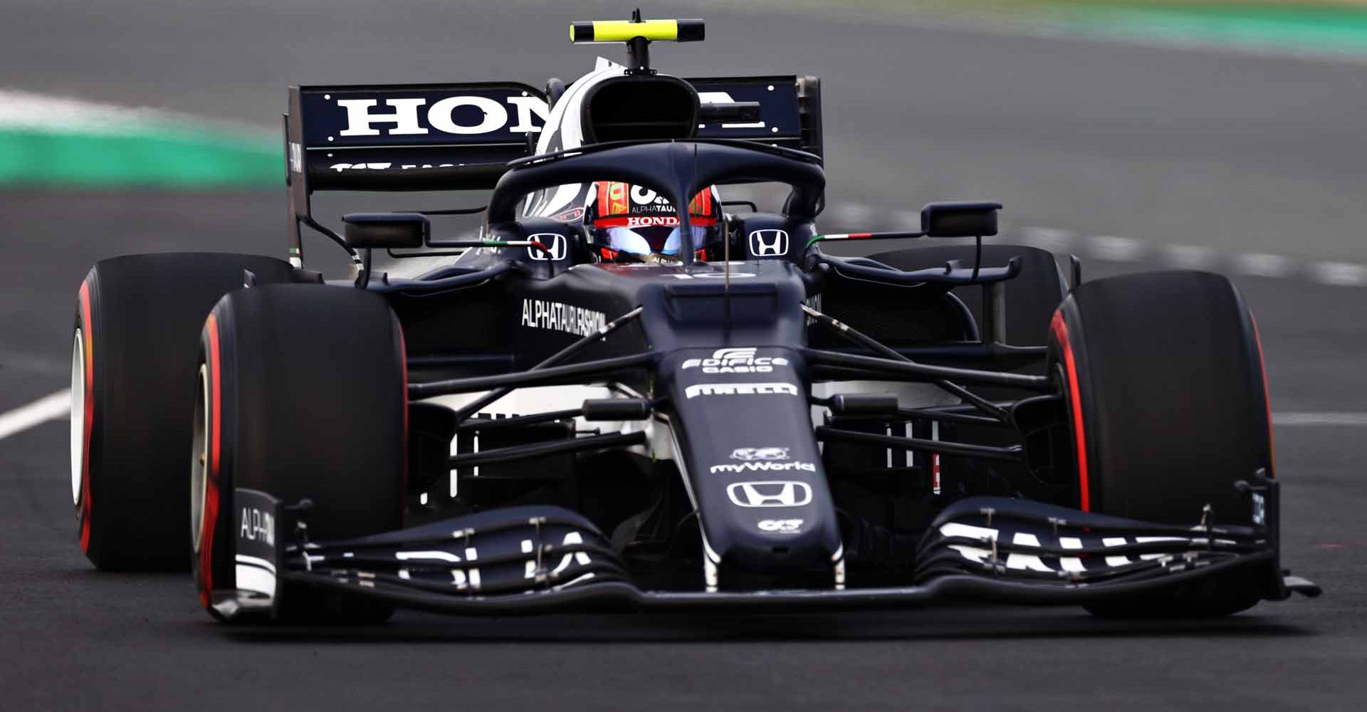 DOHA, QATAR - NOVEMBER 19: Pierre Gasly of France driving the (10) Scuderia AlphaTauri AT02 Honda during practice ahead of the F1 Grand Prix of Qatar at Losail International Circuit on November 19, 2021 in Doha, Qatar. (Photo by Mark Thompson/Getty Images)