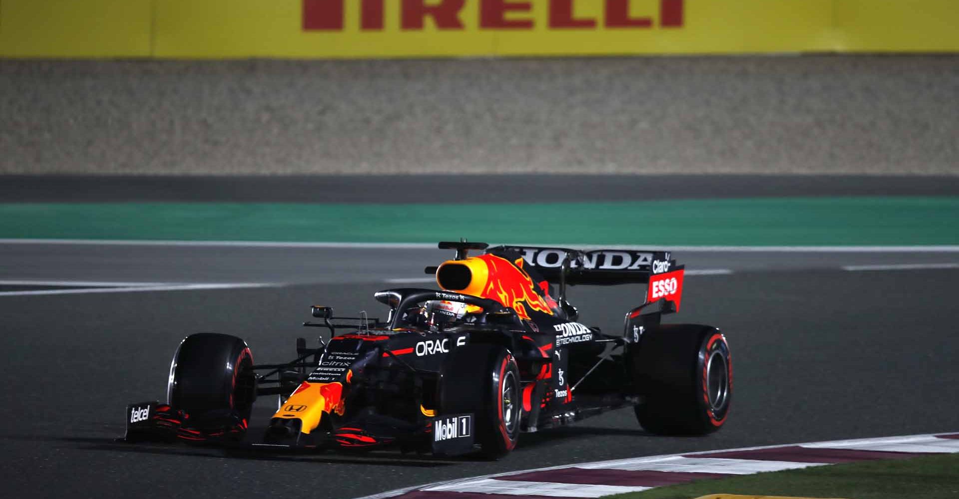 LOSAIL INTERNATIONAL CIRCUIT, QATAR - NOVEMBER 19: Max Verstappen, Red Bull Racing RB16B during the Qatar GP at Losail International Circuit on Friday November 19, 2021 in Losail, Qatar. (Photo by Charles Coates / LAT Images)