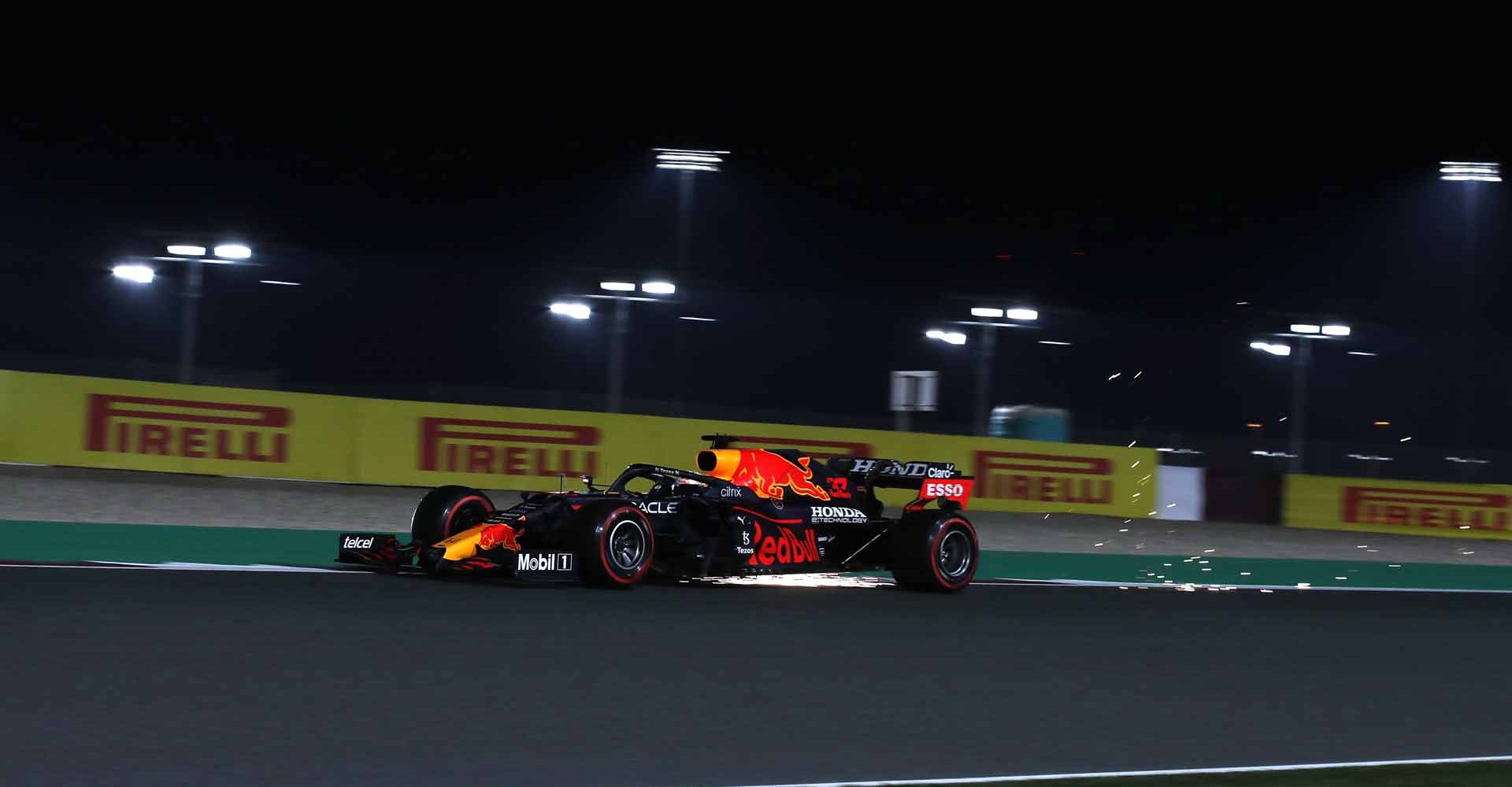 LOSAIL INTERNATIONAL CIRCUIT, QATAR - NOVEMBER 20: Max Verstappen, Red Bull Racing RB16B during the Qatar GP at Losail International Circuit on Saturday November 20, 2021 in Losail, Qatar. (Photo by Charles Coates / LAT Images)