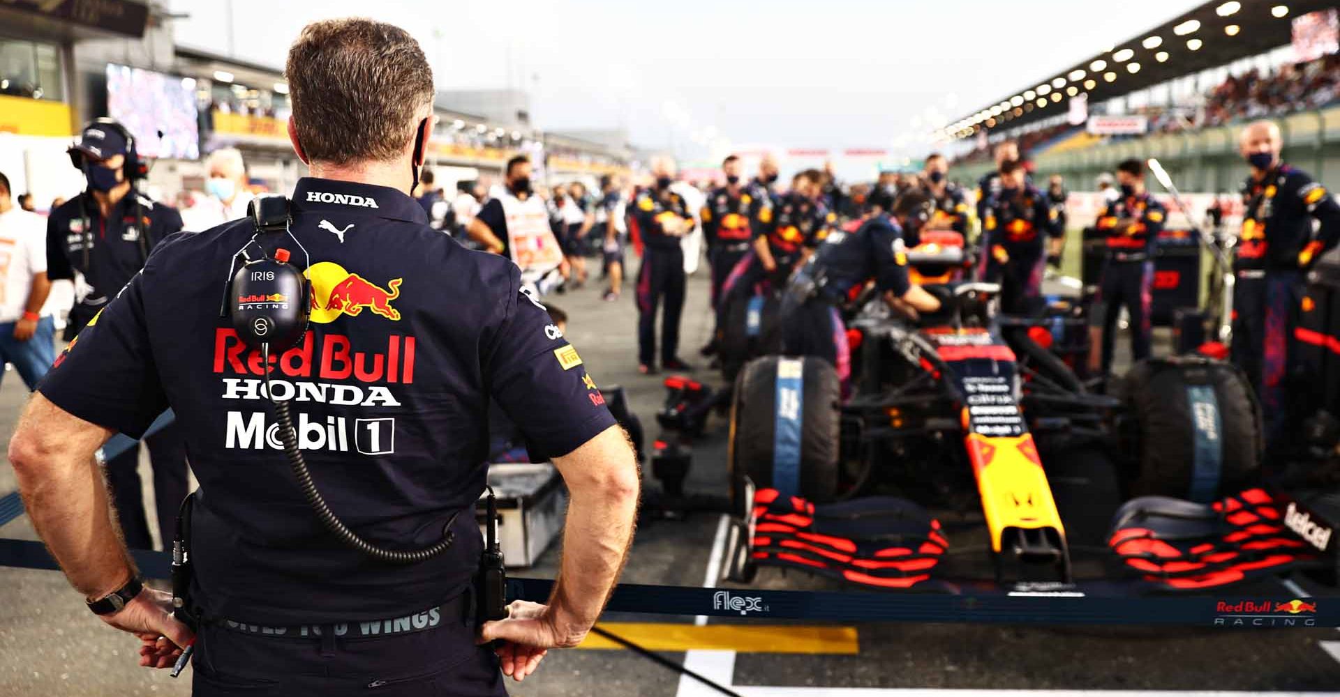 DOHA, QATAR - NOVEMBER 21: Red Bull Racing Team Principal Christian Horner looks on from the grid before the F1 Grand Prix of Qatar at Losail International Circuit on November 21, 2021 in Doha, Qatar. (Photo by Mark Thompson/Getty Images)