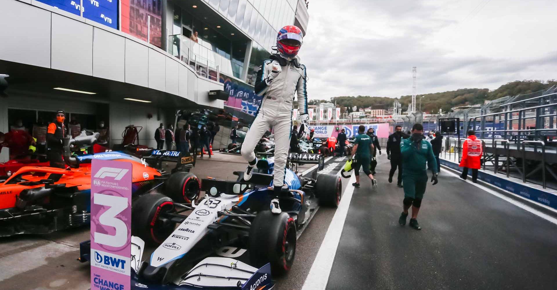 George Russell (GBR) Williams Racing FW43B celebrates his third position in qualifying parc ferme.
Russian Grand Prix, Saturday 25th September 2021. Sochi Autodrom, Sochi, Russia.