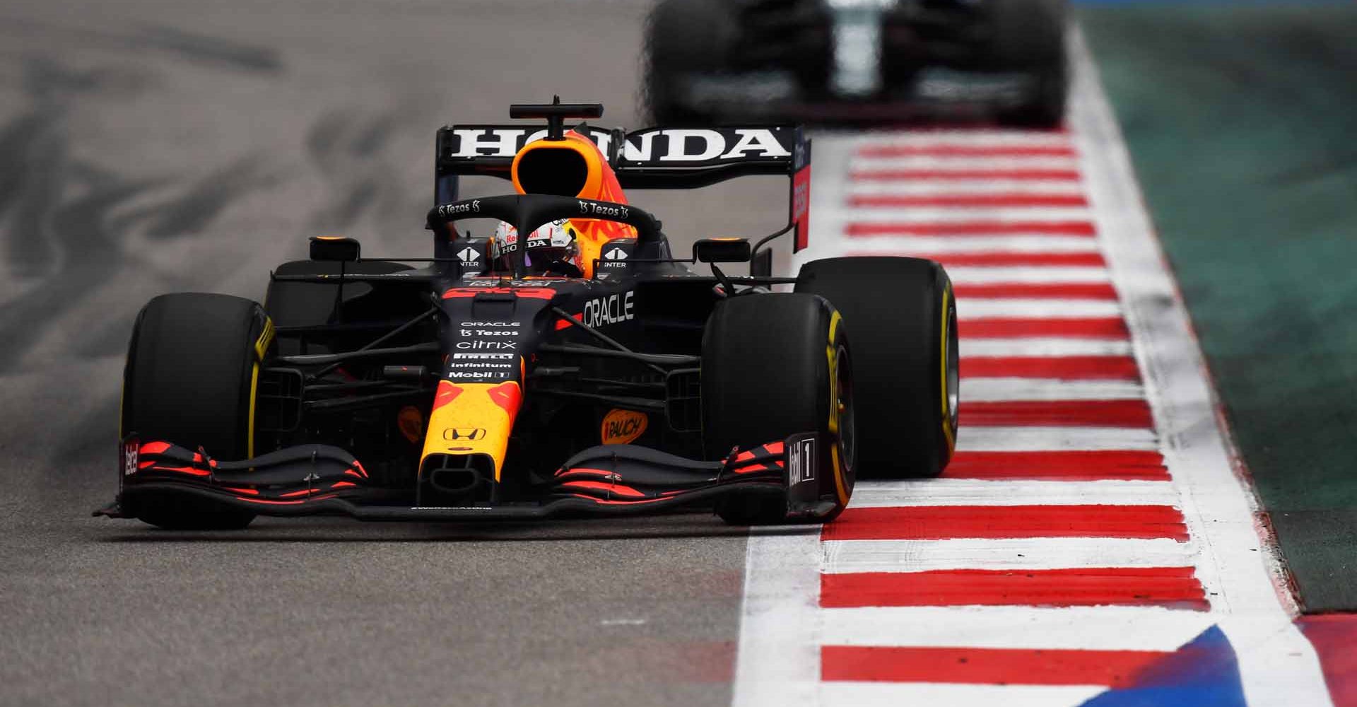 SOCHI, RUSSIA - SEPTEMBER 26: Max Verstappen of the Netherlands driving the (33) Red Bull Racing RB16B Honda during the F1 Grand Prix of Russia at Sochi Autodrom on September 26, 2021 in Sochi, Russia. (Photo by Rudy Carezzevoli/Getty Images)