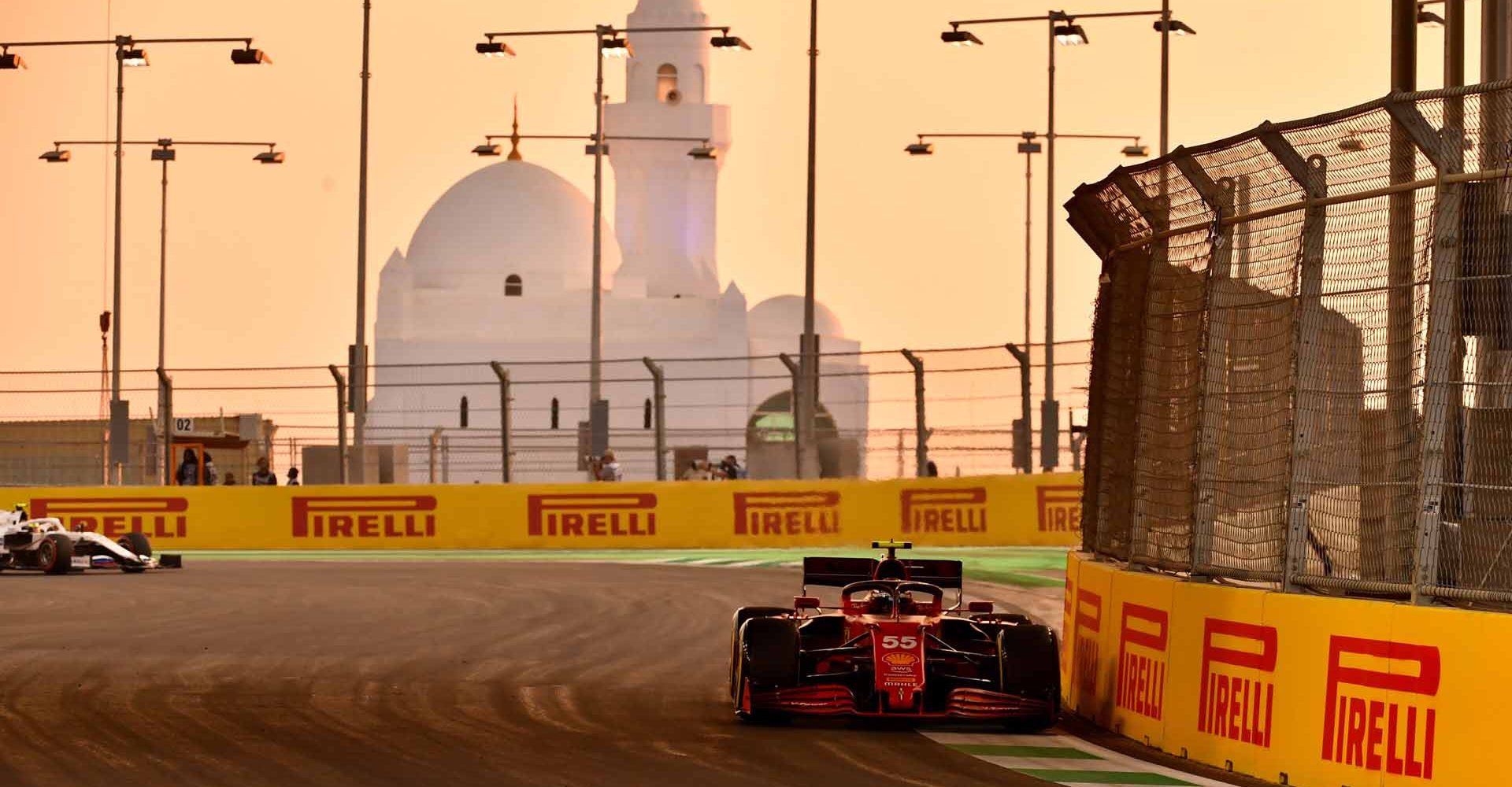 JEDDAH STREET CIRCUIT, SAUDI ARABIA - DECEMBER 04: Carlos Sainz, Ferrari SF21 during the Saudi Arabia GP  at Jeddah Street Circuit on Saturday December 04, 2021 in Jeddah, Saudi Arabia. (Photo by Jerry Andre / LAT Images)