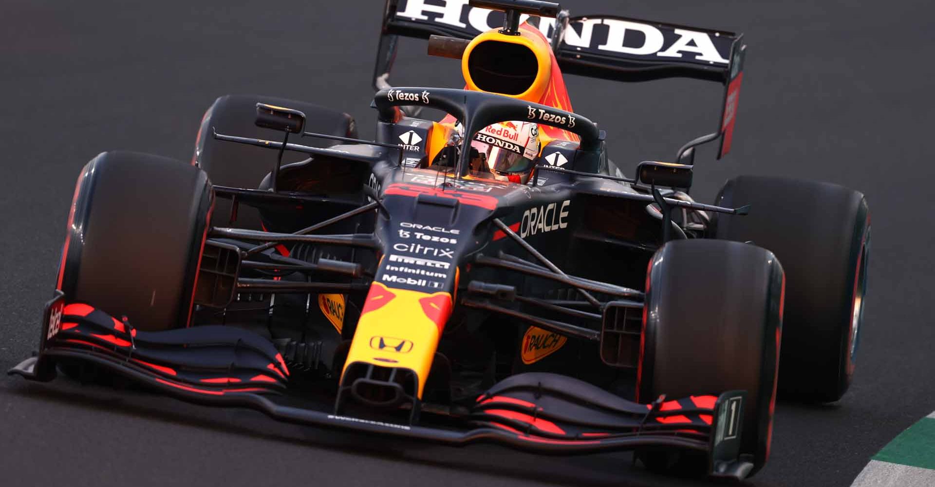 JEDDAH, SAUDI ARABIA - DECEMBER 04: Max Verstappen of the Netherlands driving the (33) Red Bull Racing RB16B Honda during final practice ahead of the F1 Grand Prix of Saudi Arabia at Jeddah Corniche Circuit on December 04, 2021 in Jeddah, Saudi Arabia. (Photo by Lars Baron/Getty Images)