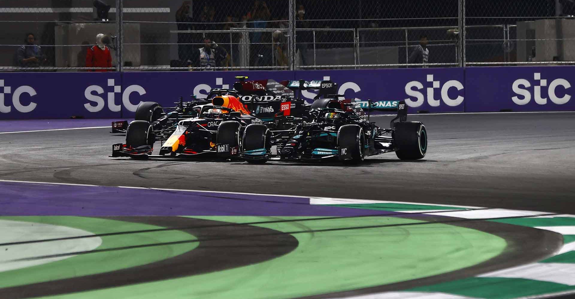 2021 Saudi Arabian Grand Prix, Sunday - LAT Images Lewis Hamilton Max Verstappen