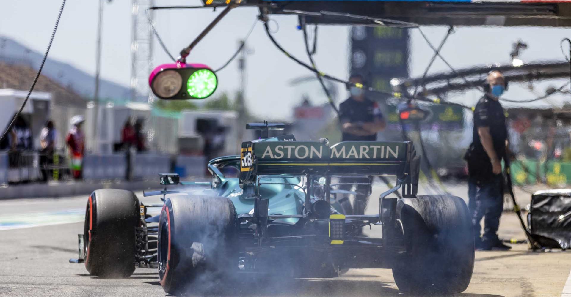 Lance Stroll, Aston Martin AMR21, leaves the pits