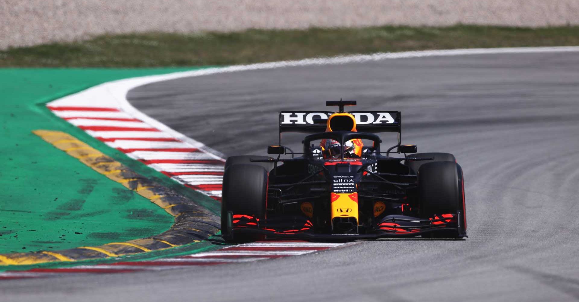 BARCELONA, SPAIN - MAY 08: Max Verstappen of the Netherlands driving the (33) Red Bull Racing RB16B Honda on track during qualifying for the F1 Grand Prix of Spain at Circuit de Barcelona-Catalunya on May 08, 2021 in Barcelona, Spain. (Photo by Lars Baron/Getty Images)