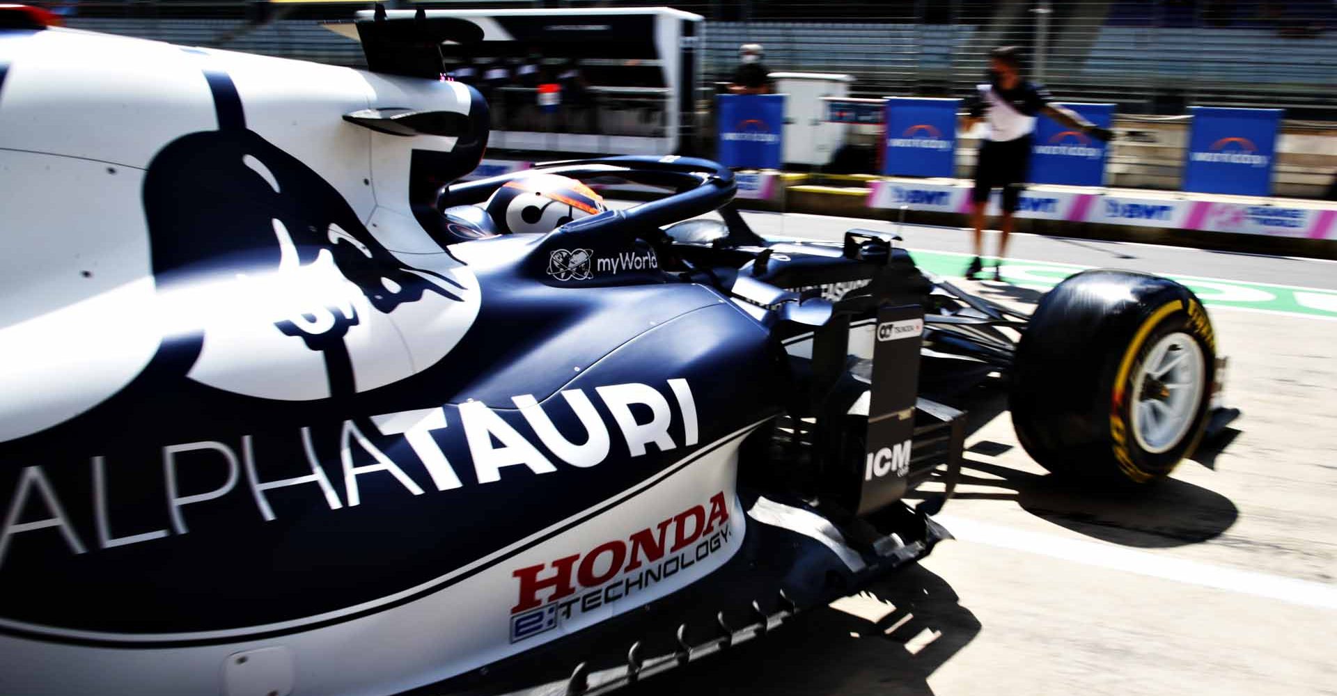 SPIELBERG, AUSTRIA - JUNE 25: Yuki Tsunoda of Japan driving the (22) Scuderia AlphaTauri AT02 Honda leaves the garage during practice ahead of the F1 Grand Prix of Styria at Red Bull Ring on June 25, 2021 in Spielberg, Austria. (Photo by Peter Fox/Getty Images)