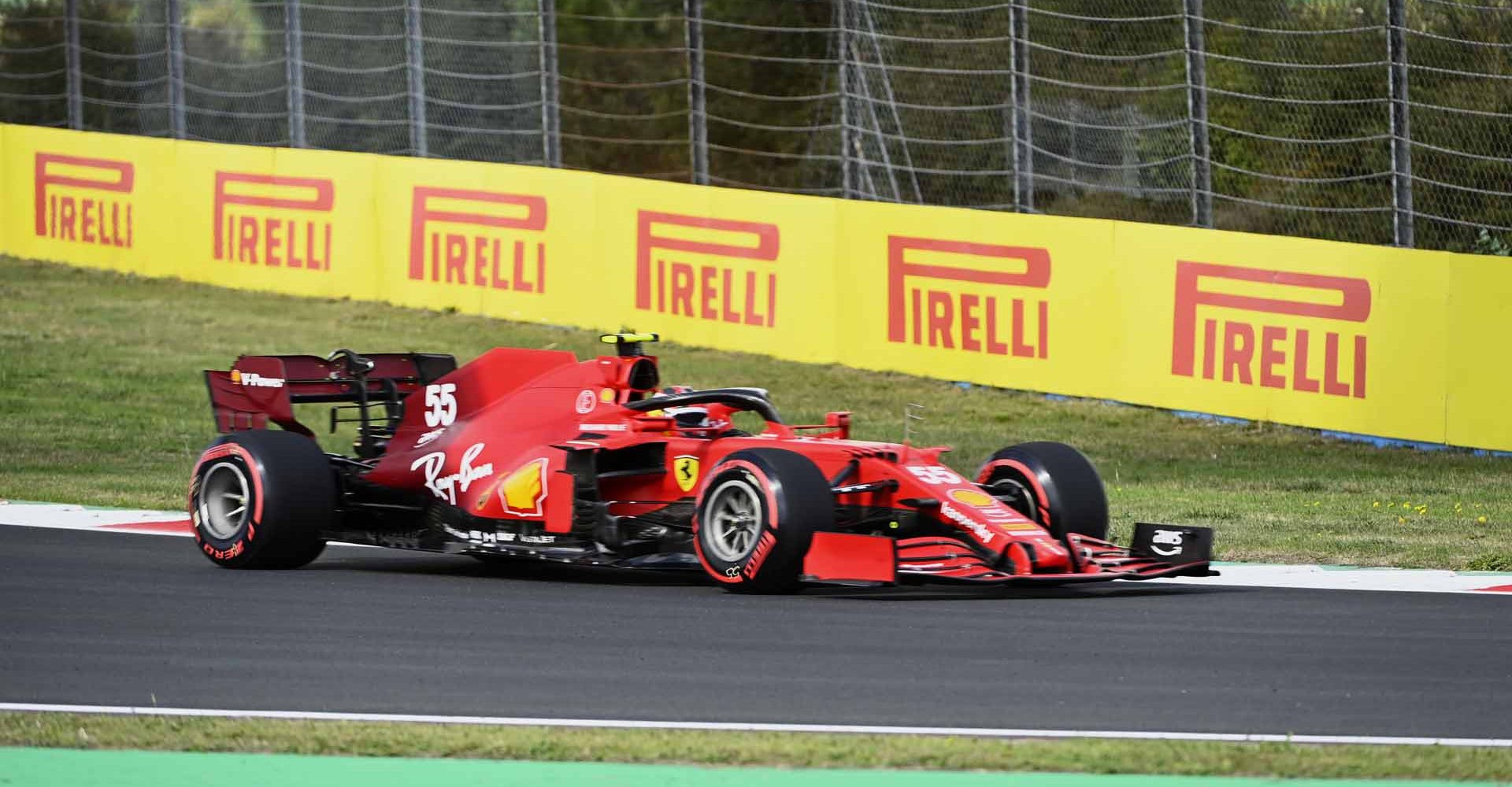 ISTANBUL PARK, TURKEY - OCTOBER 08: Carlos Sainz, Ferrari SF21 during the Turkish GP at Istanbul Park on Friday October 08, 2021, Turkey. (Photo by Mark Sutton / LAT Images)