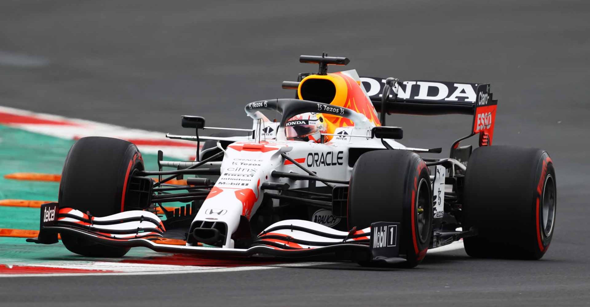 ISTANBUL, TURKEY - OCTOBER 09: Max Verstappen of the Netherlands driving the (33) Red Bull Racing RB16B Honda during qualifying ahead of the F1 Grand Prix of Turkey at Intercity Istanbul Park on October 09, 2021 in Istanbul, Turkey. (Photo by Bryn Lennon/Getty Images)