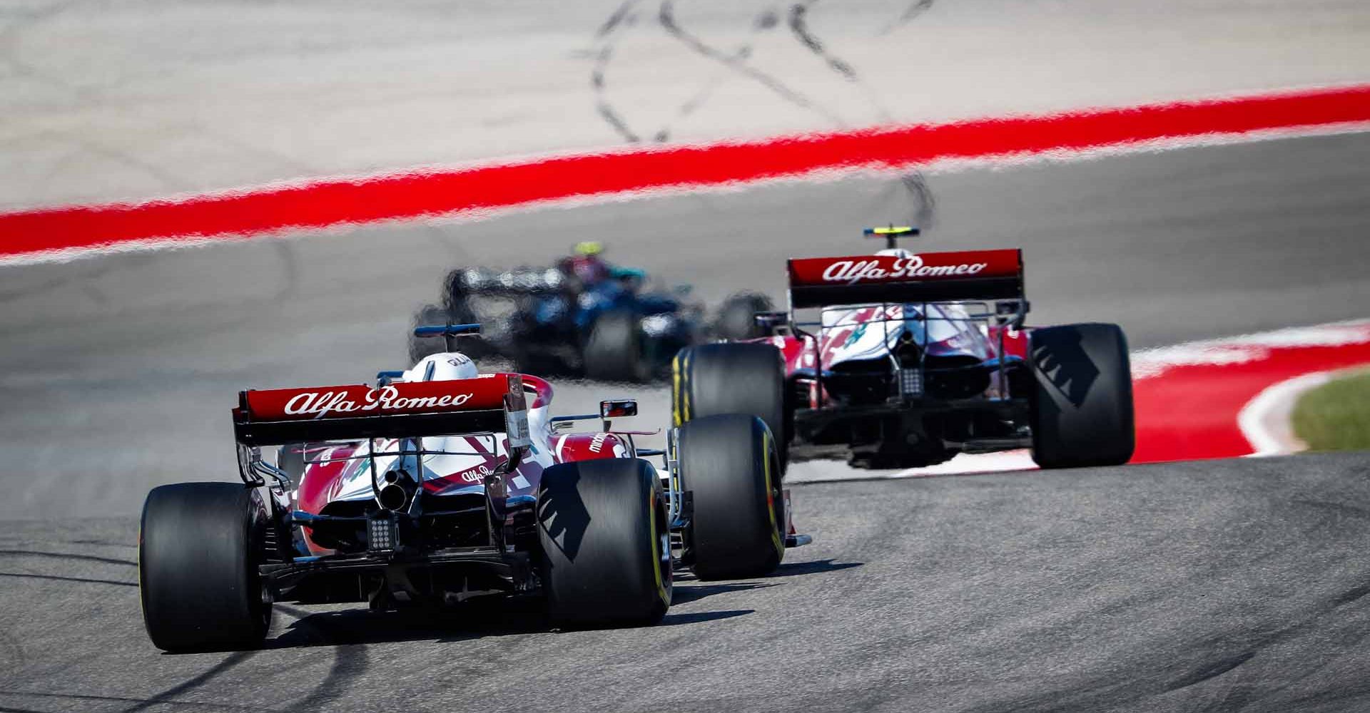 07 RAIKKONEN Kimi Räikkönen (fin), Alfa Romeo Racing ORLEN C41, 99 GIOVINAZZI Antonio (ita), Alfa Romeo Racing ORLEN C41, action during the Formula 1 Aramco United States Grand Prix 2021, 17th round of the 2021 FIA Formula One World Championship from October 21 to 24, 2021 on the Circuit of the Americas, in Austin, Texas, United States of American - Photo Antonin Vincent / DPPI