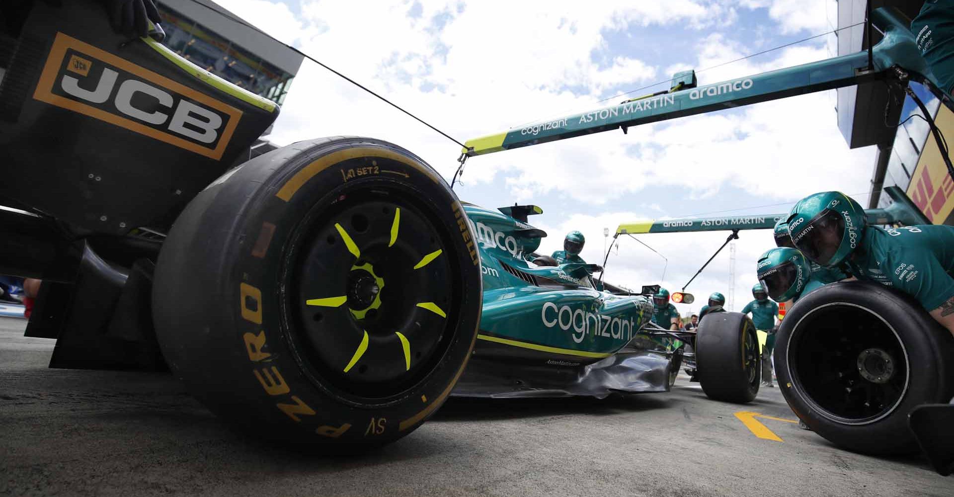 RED BULL RING, AUSTRIA - JULY 09: Aston Martin pit crew practice a pit stop during the Austrian GP at Red Bull Ring on Saturday July 09, 2022 in Spielberg, Austria. (Photo by Zak Mauger / LAT Images)