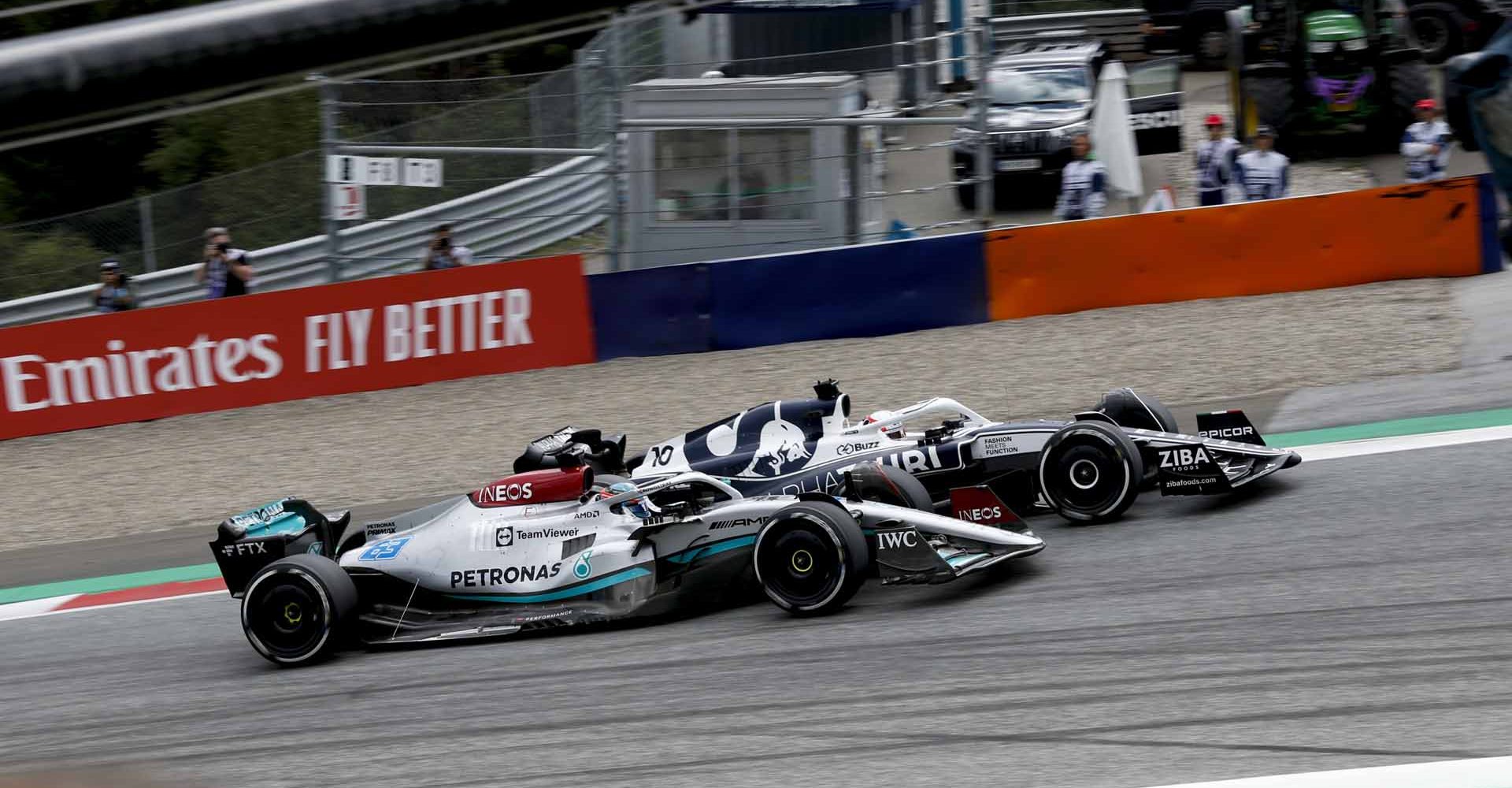 2022 Austrian Grand Prix, Sunday - Jiri Krenek George Russell overtakes Williams